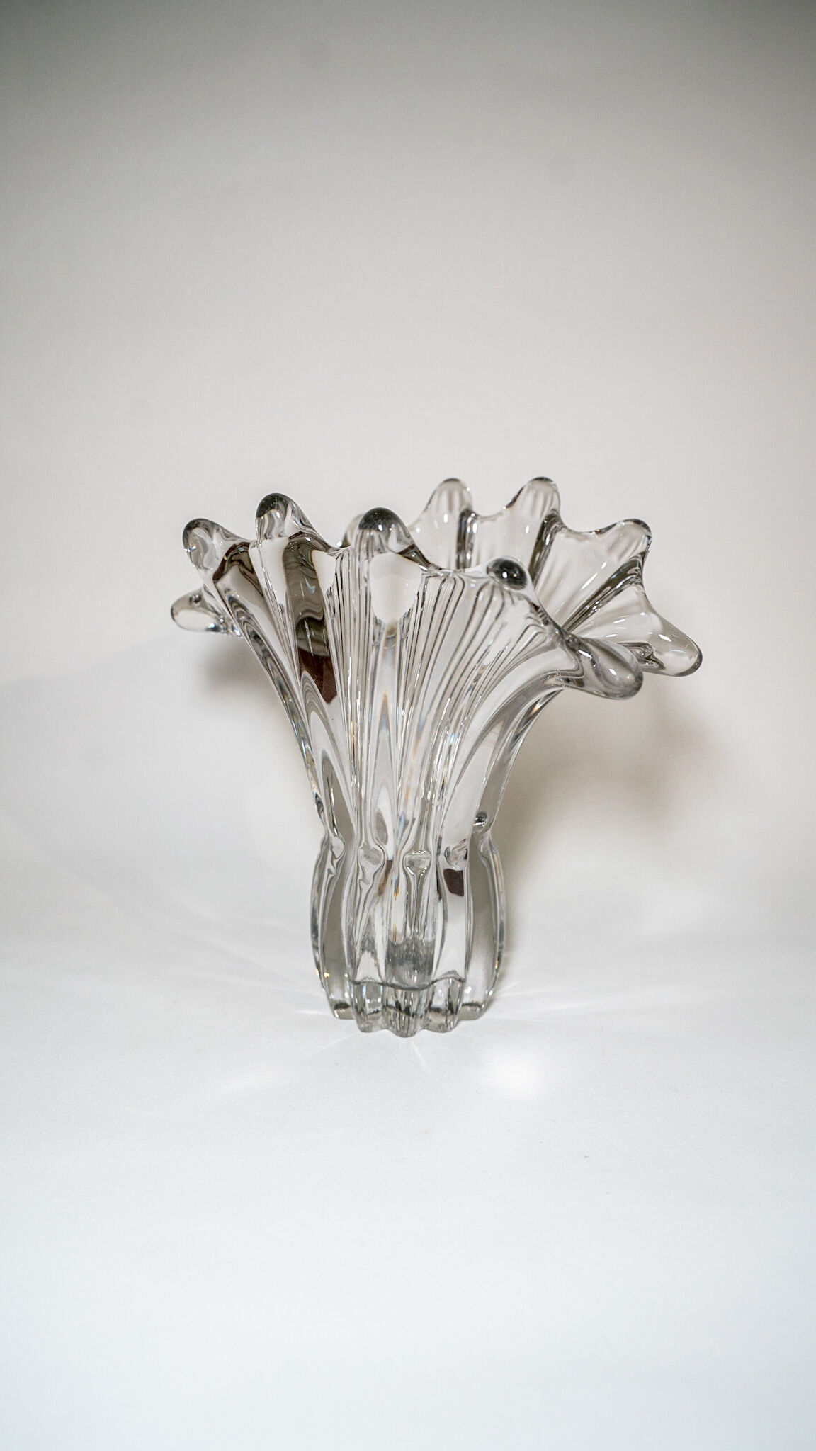 Transparent vintage corolla vase in woven Italian crystal, 50s