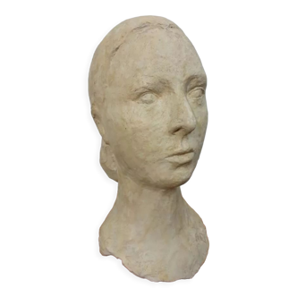 Sculpture bust of a woman