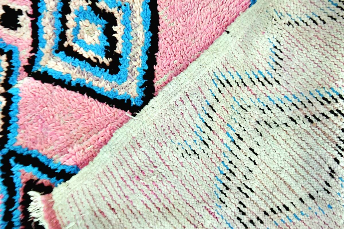 Boujaad vintage Moroccan Berber rug 212 x 105 cm