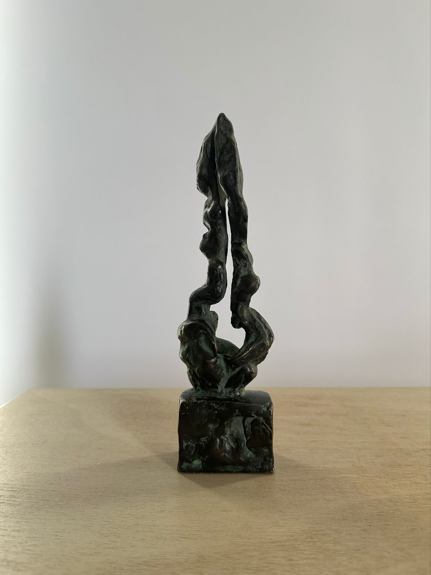 Sculpture abstraite en bronze du milieu du siècle