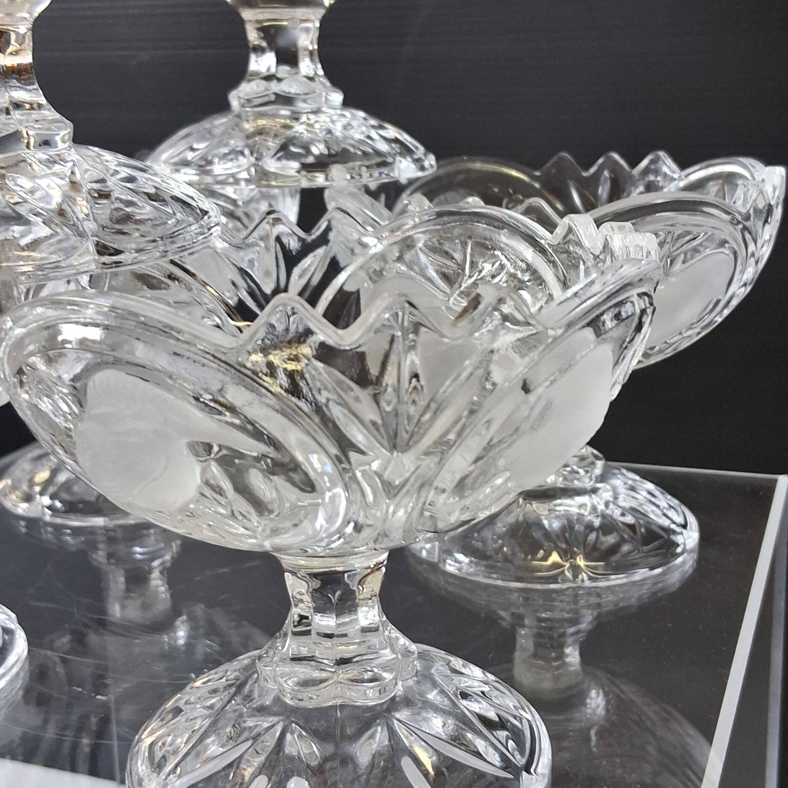 6 glass ice cream bowls in very good condition
