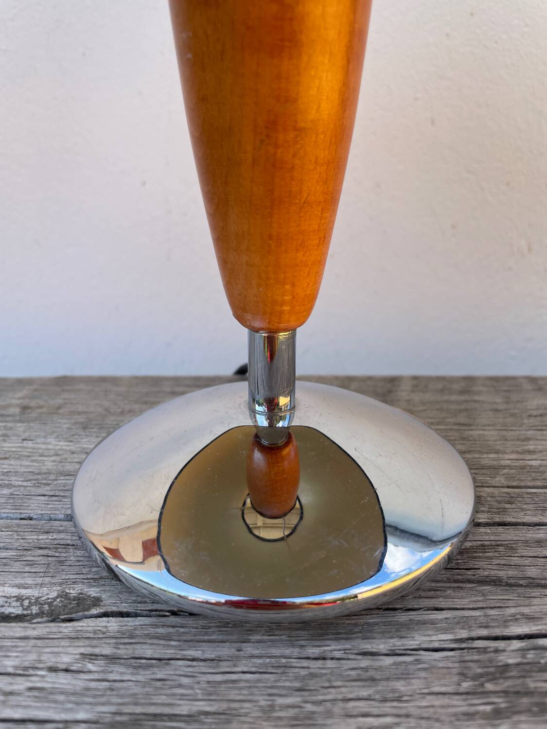 Scandinavian lamp in wood and metal