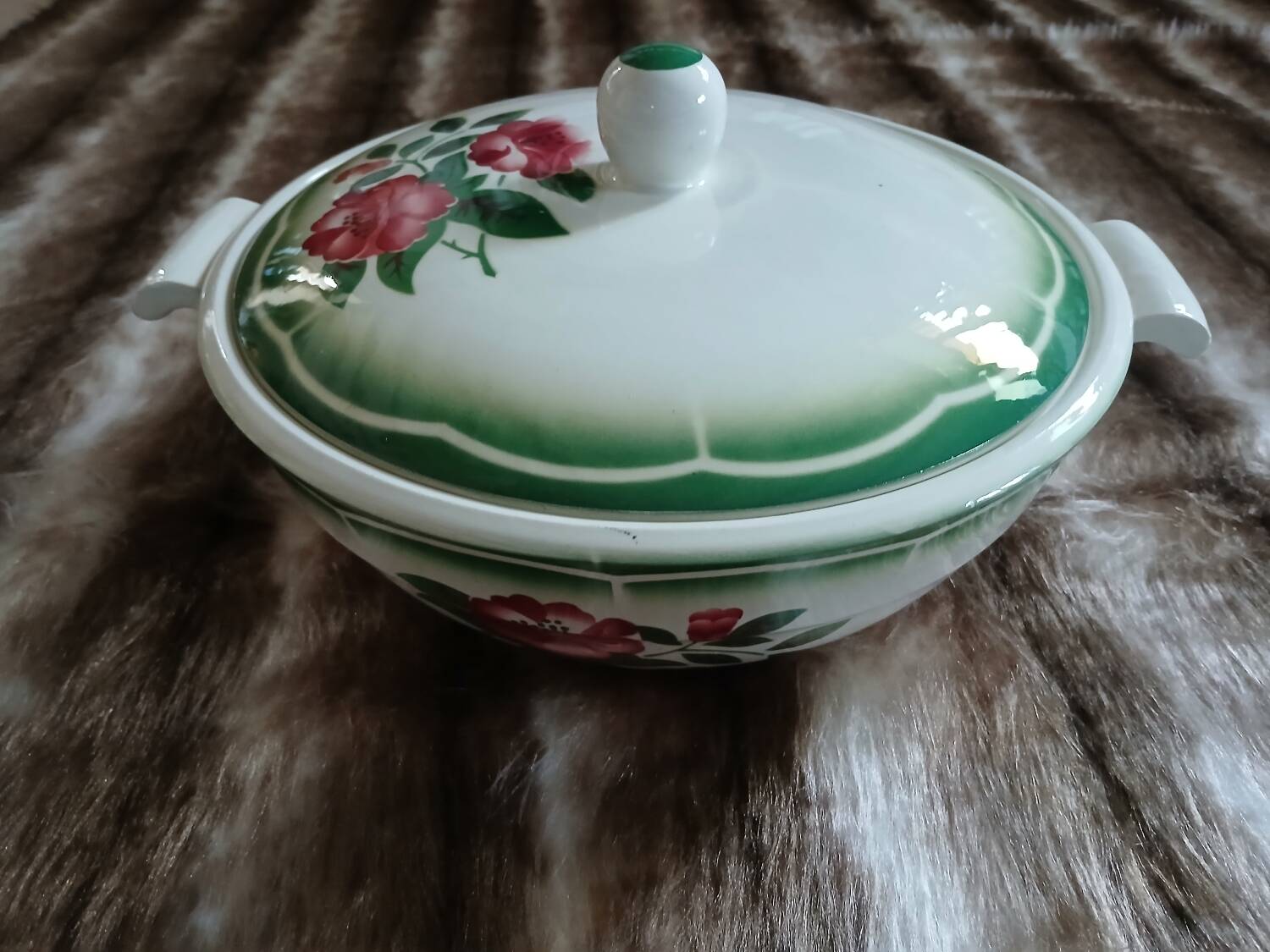 Antique soup tureen from Digoin and Sarreguemines