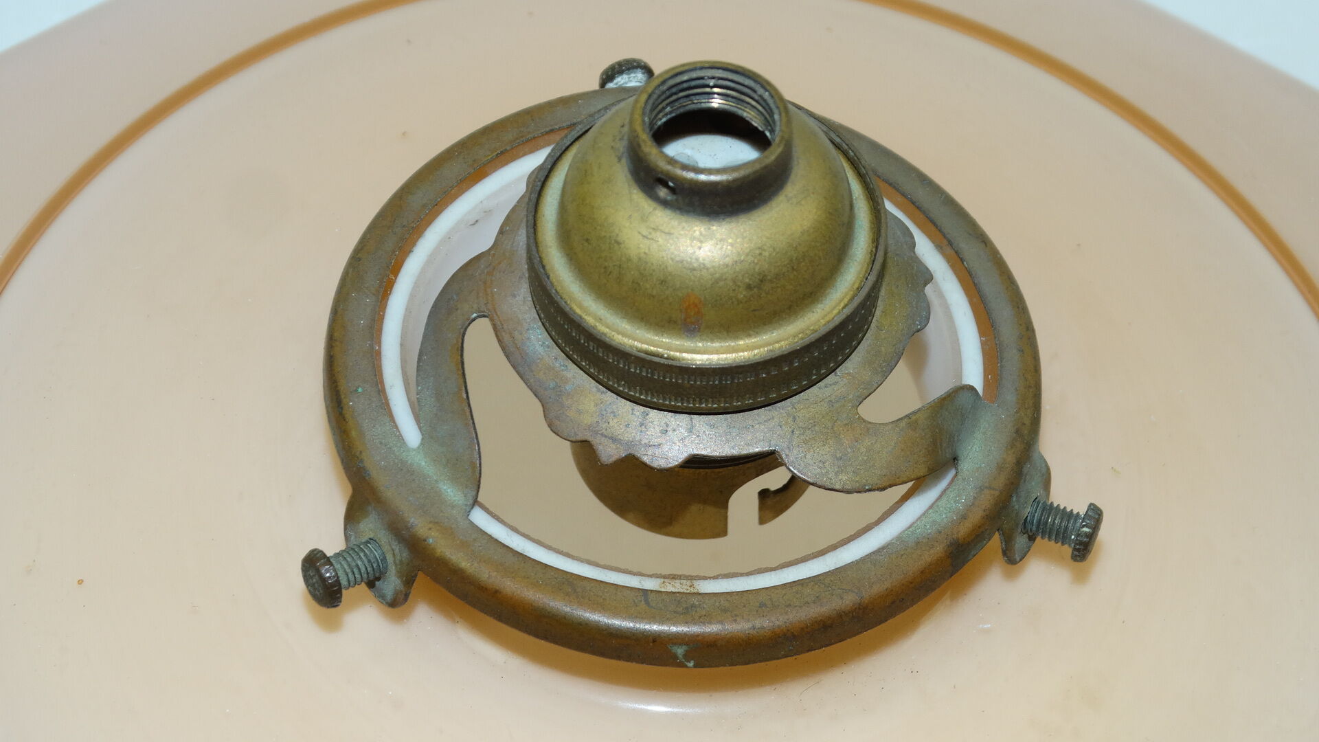 Pink glass hanging lamp