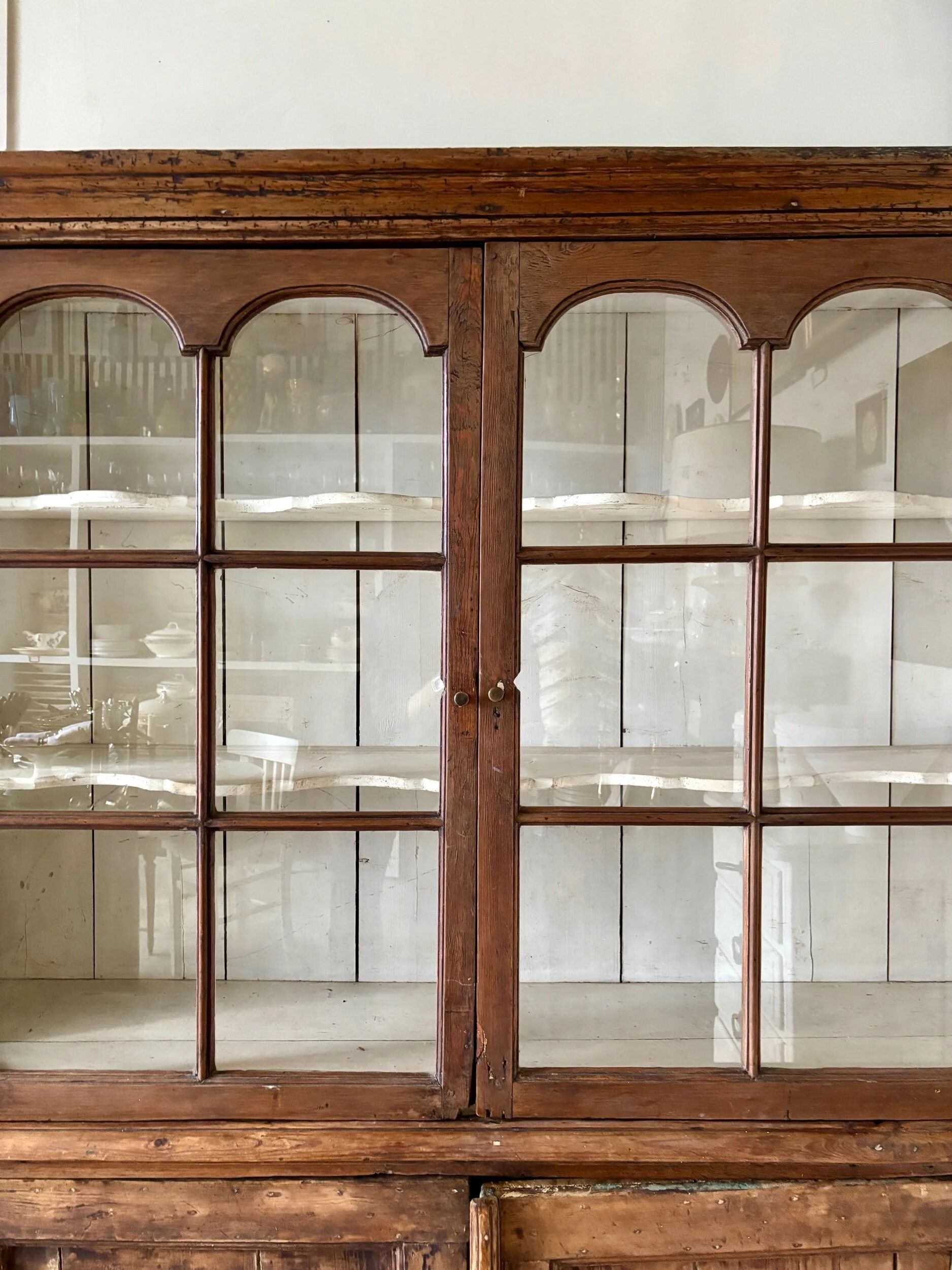 Buffet 2 corps vitré en bois, XIXème