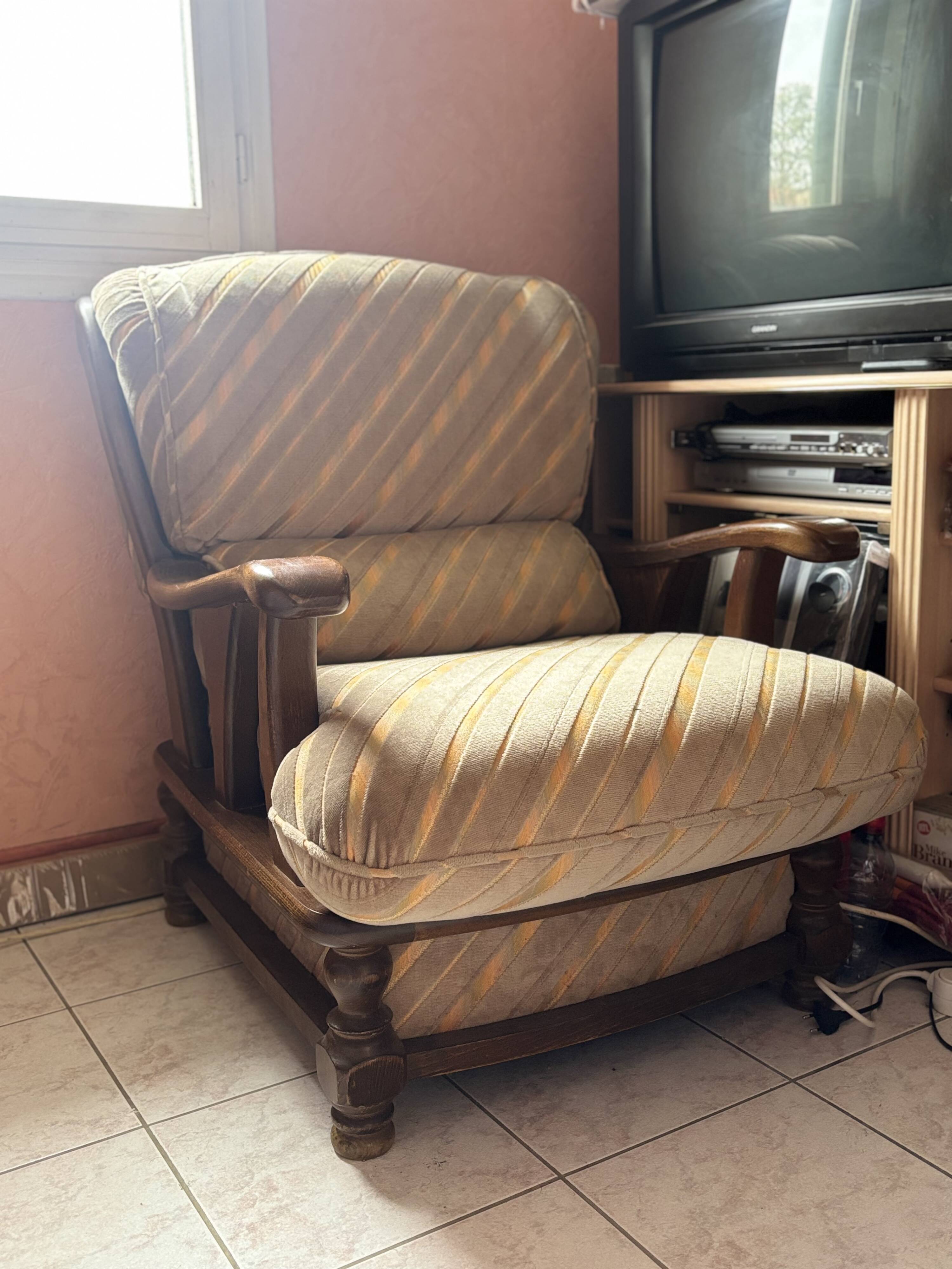 Fauteuil en bois massif