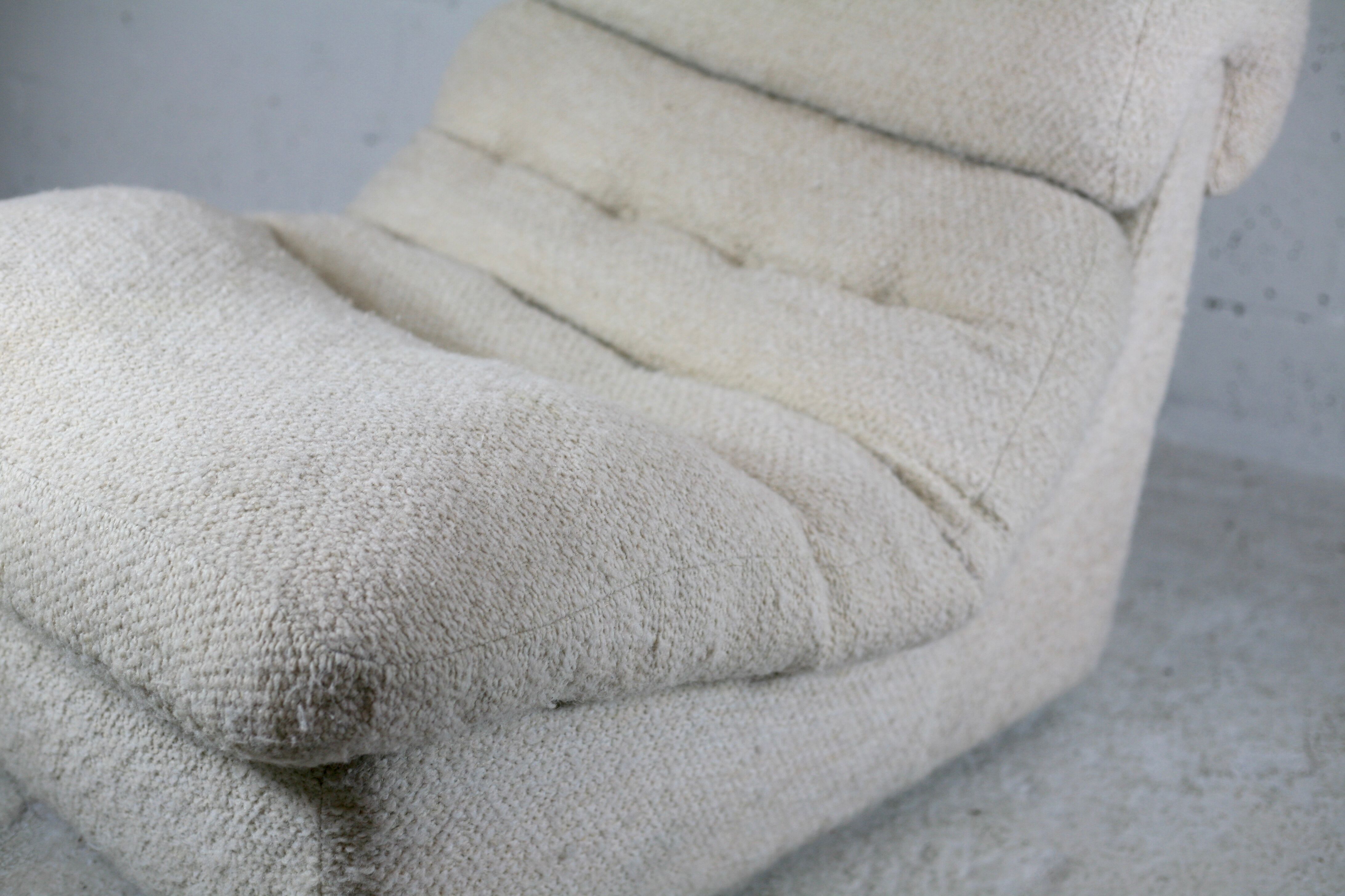 Chair "Space Age" in unbleached wool, France, circa 1970