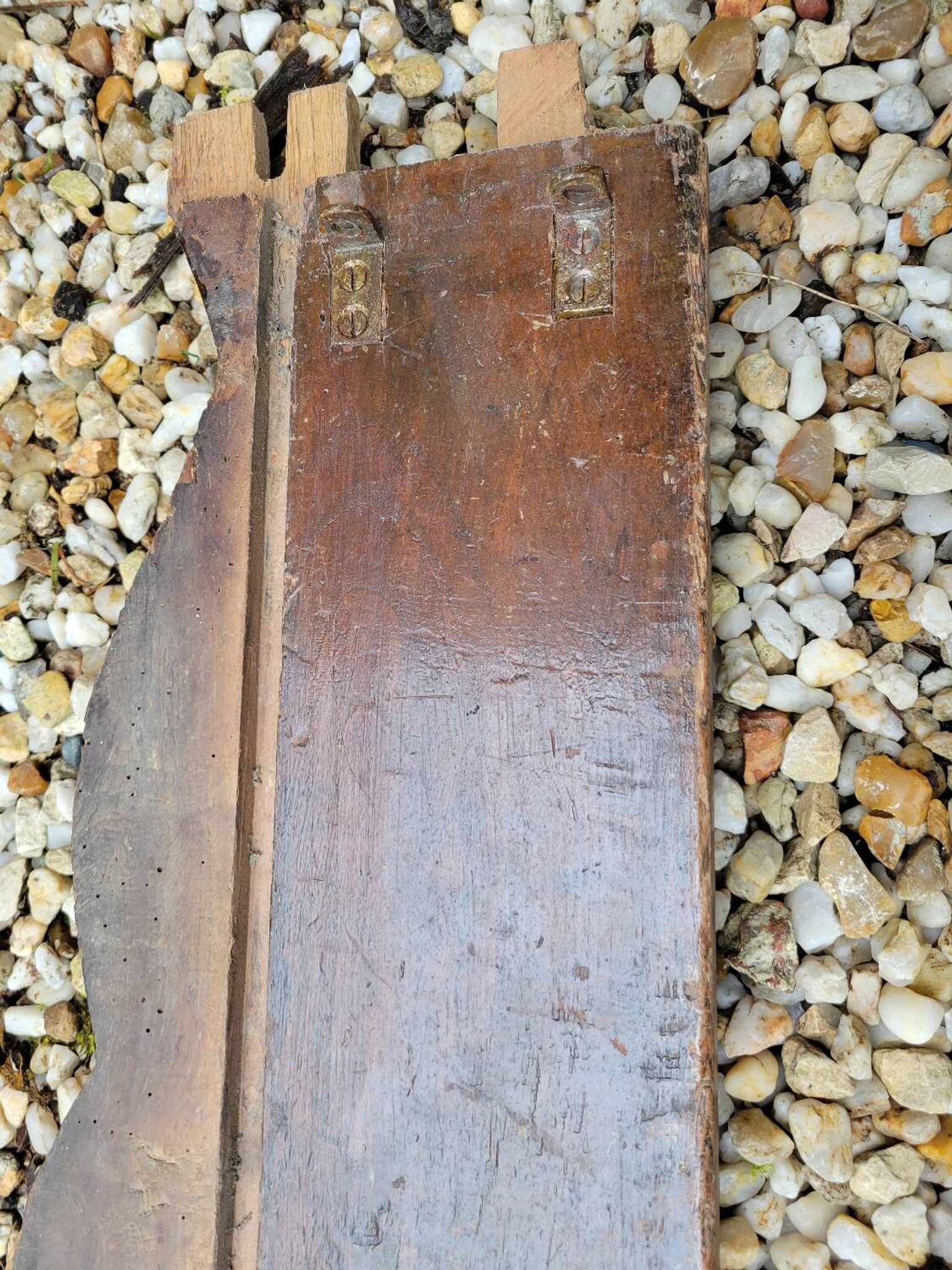 Fronton en bois sculpté vers 1800