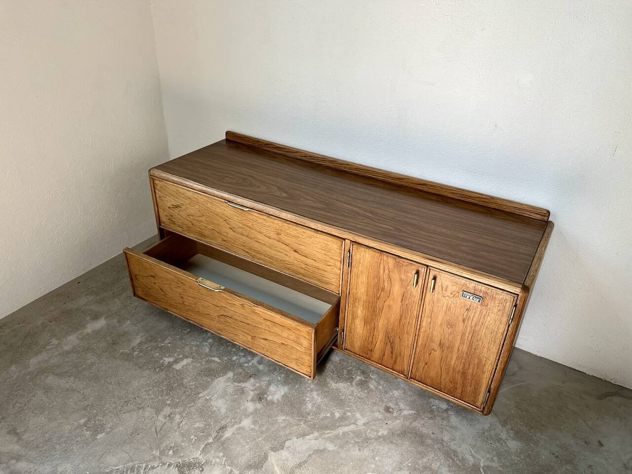 English mini-bar sideboard, 70s