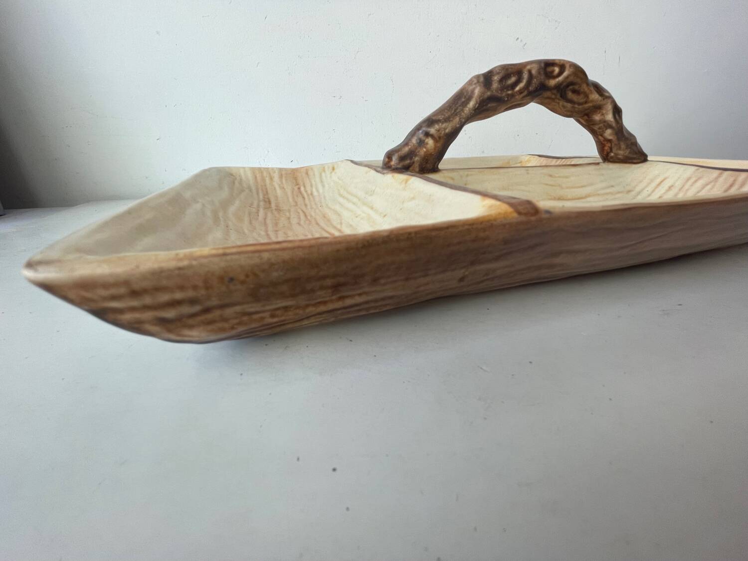 Ceramic presentation dish