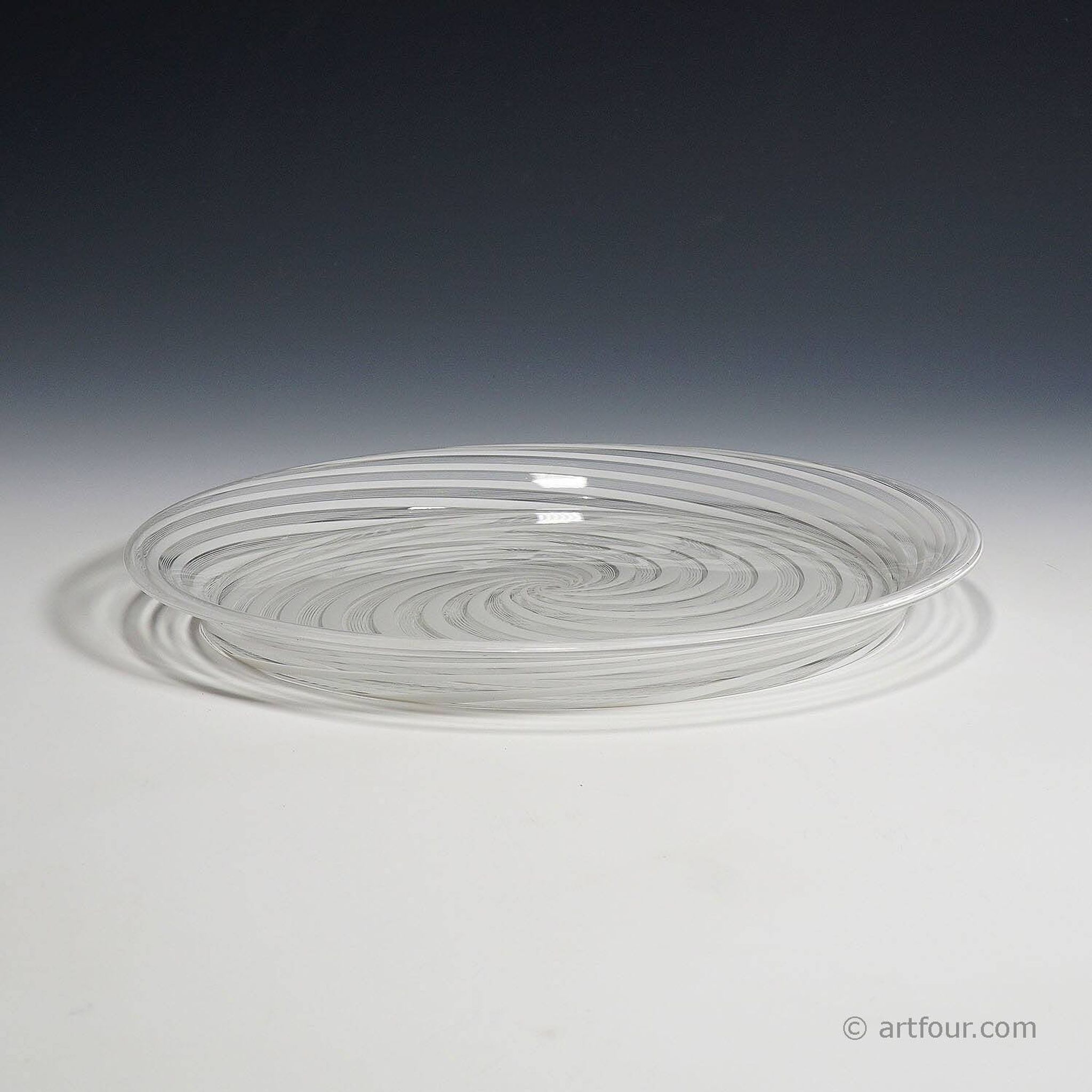 Large Murano glass art plate with filigree from the 19th century.