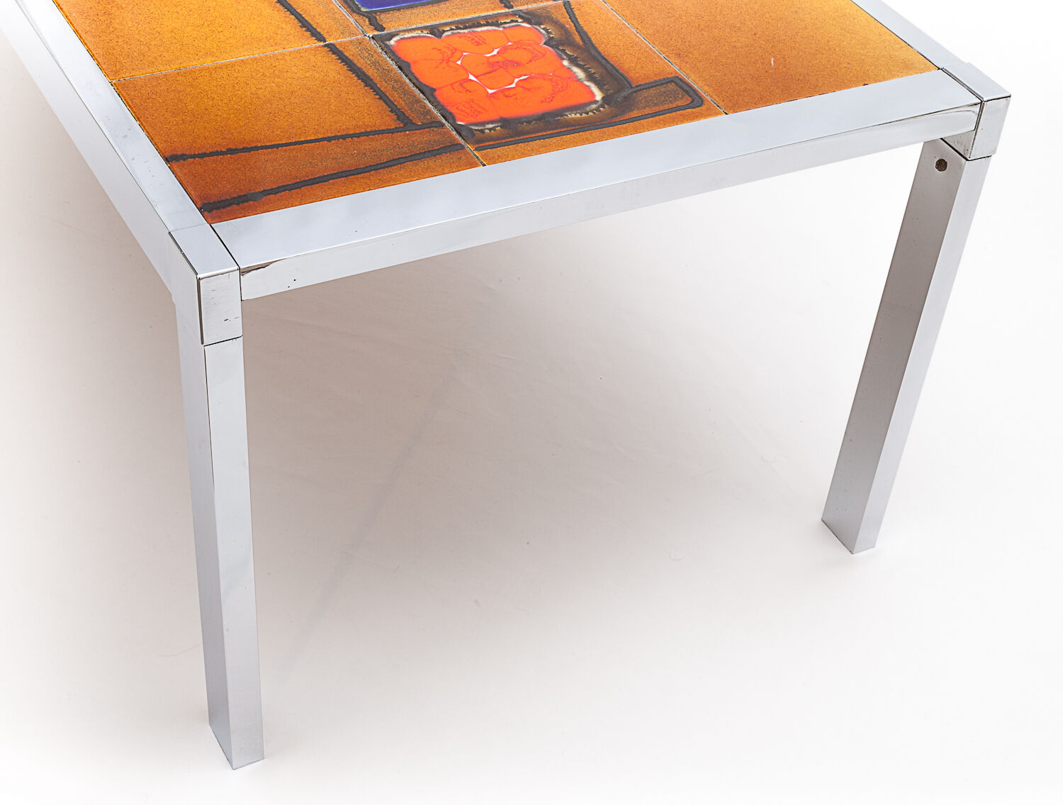 Lagrange coffee table