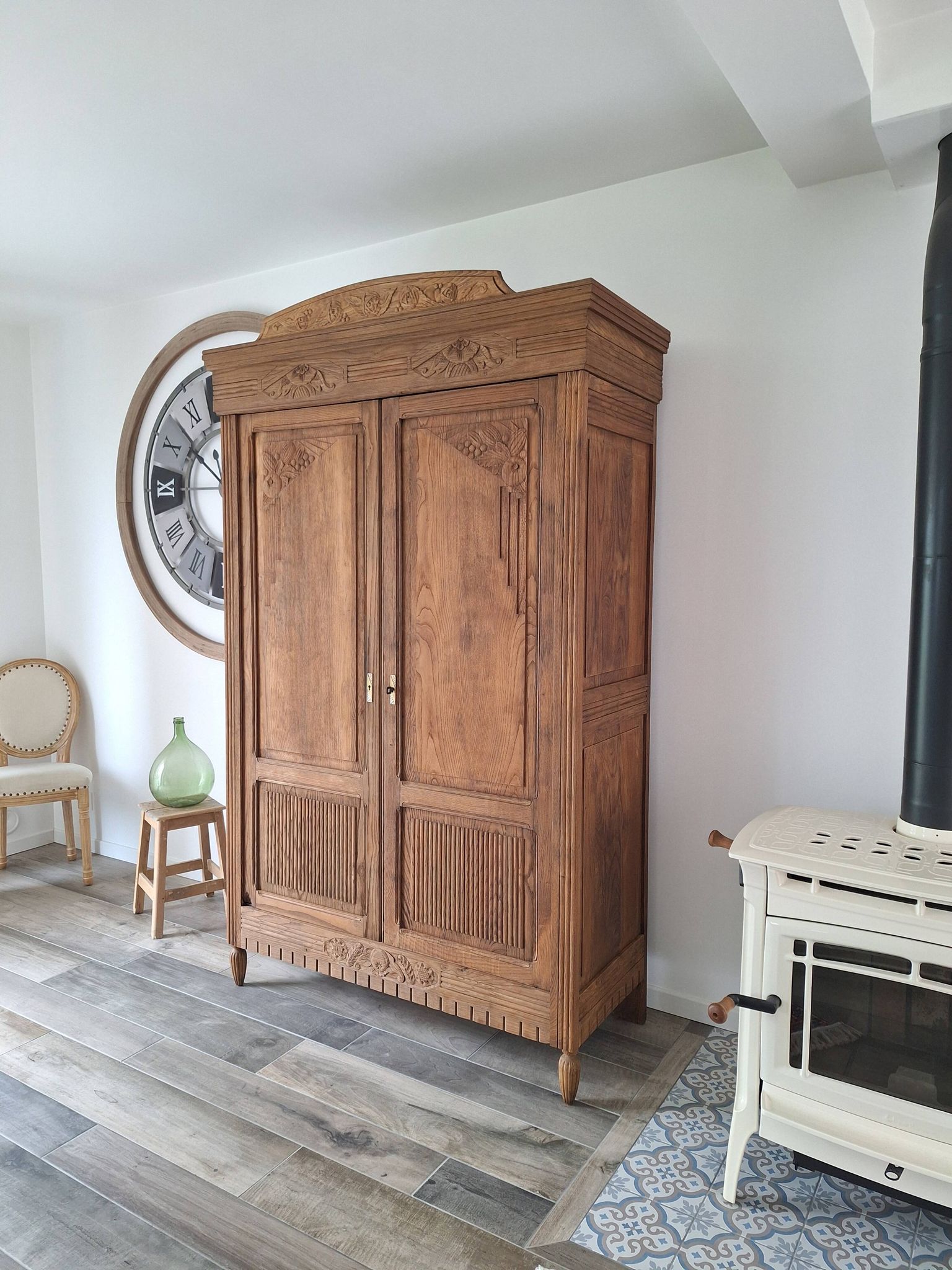 Wardrobe, oak linen cupboard from 1920.