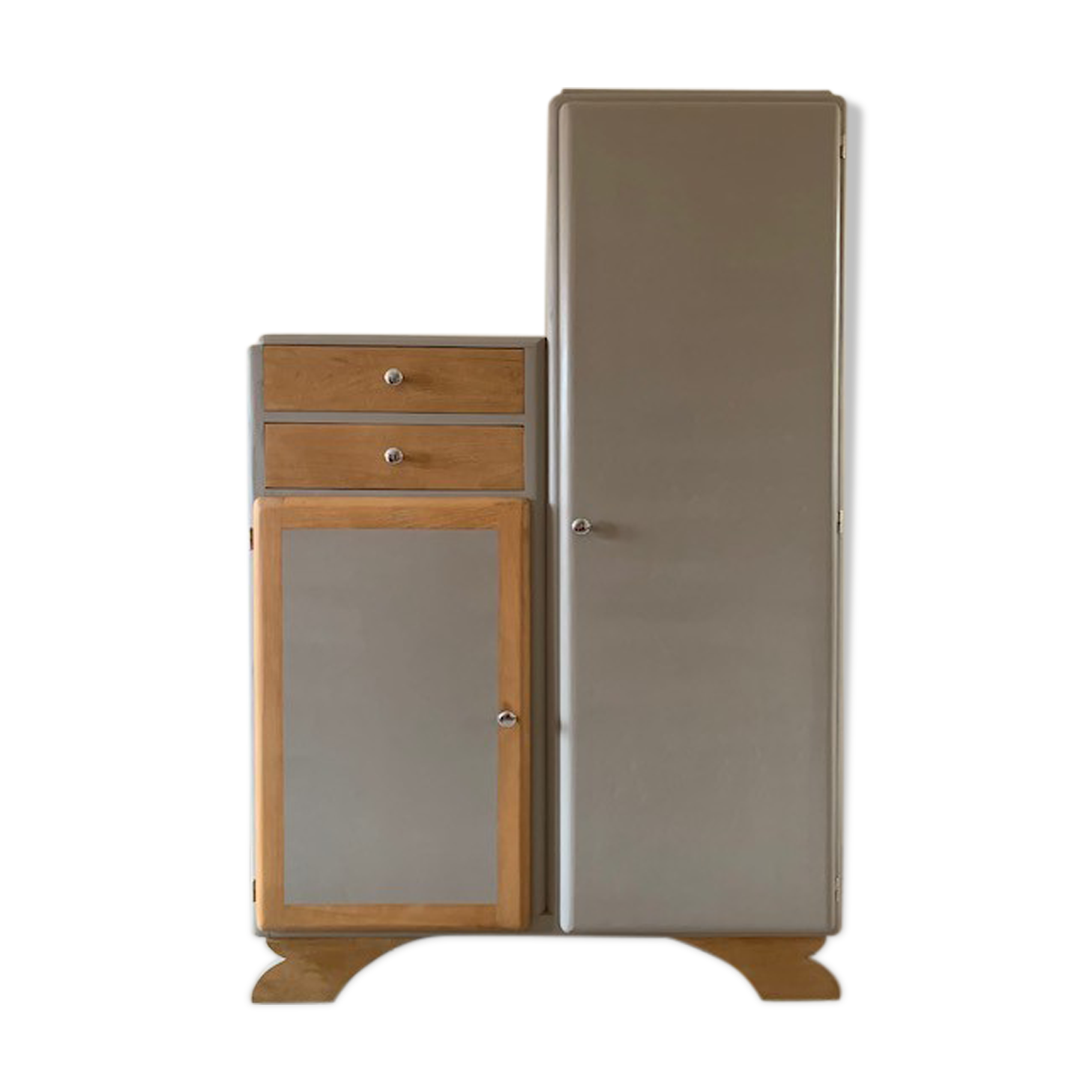 Armoire asymétrique