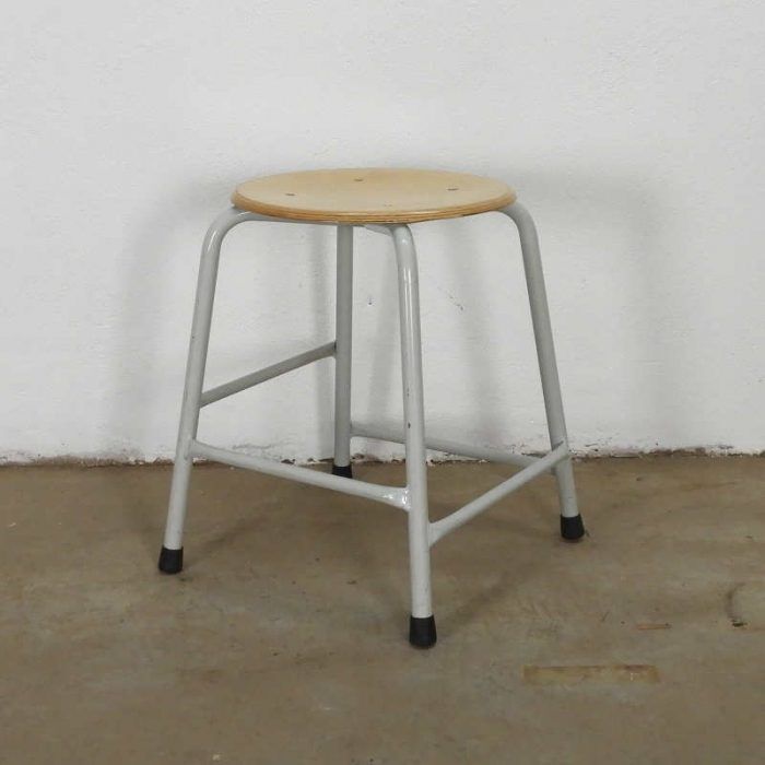 Score NL stool with beech seat