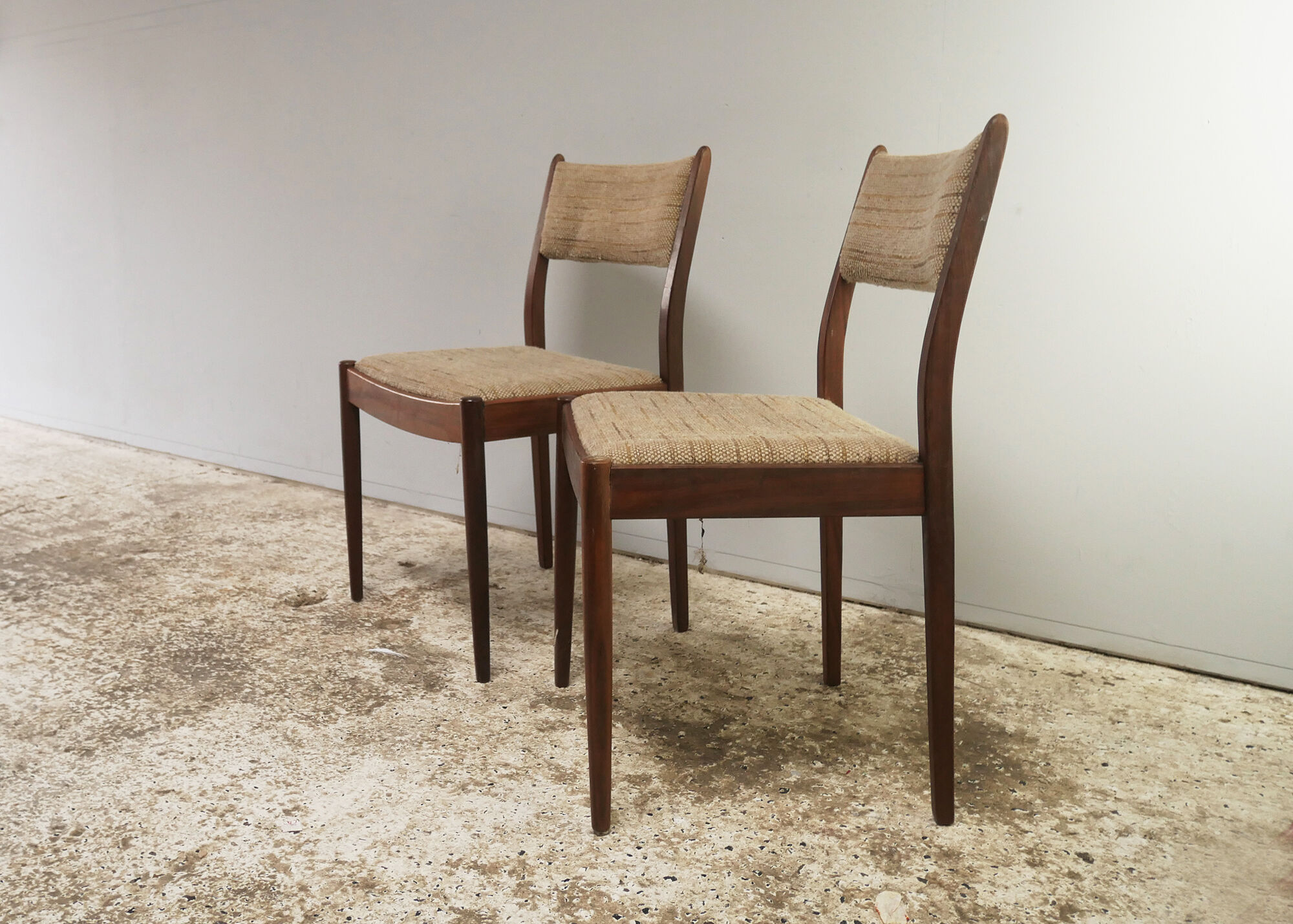 G Plan Fresco dining table and chairs 1970