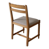 Quatre chaises rustiques en pin sculpté | Suède | Années 1950