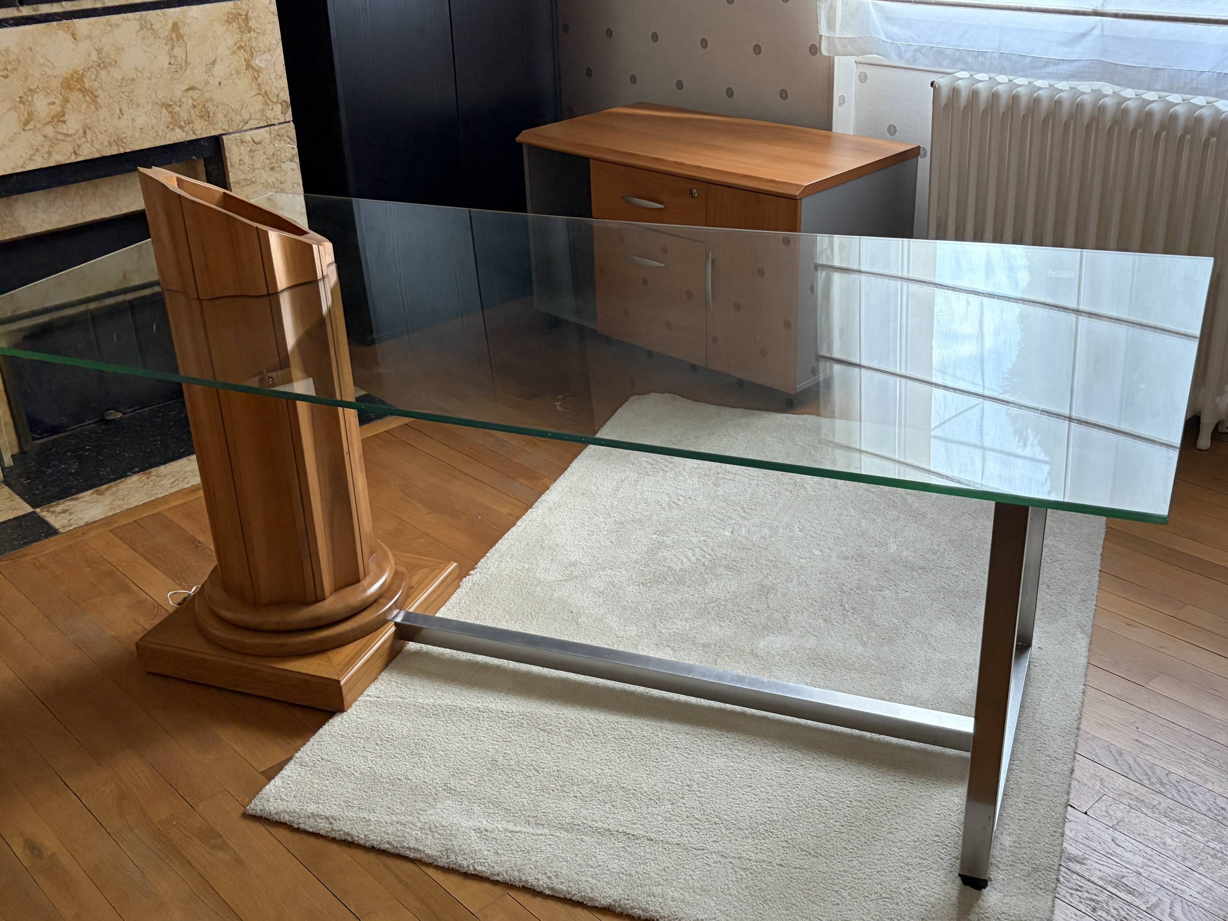 Table de séjour style postmoderniste
