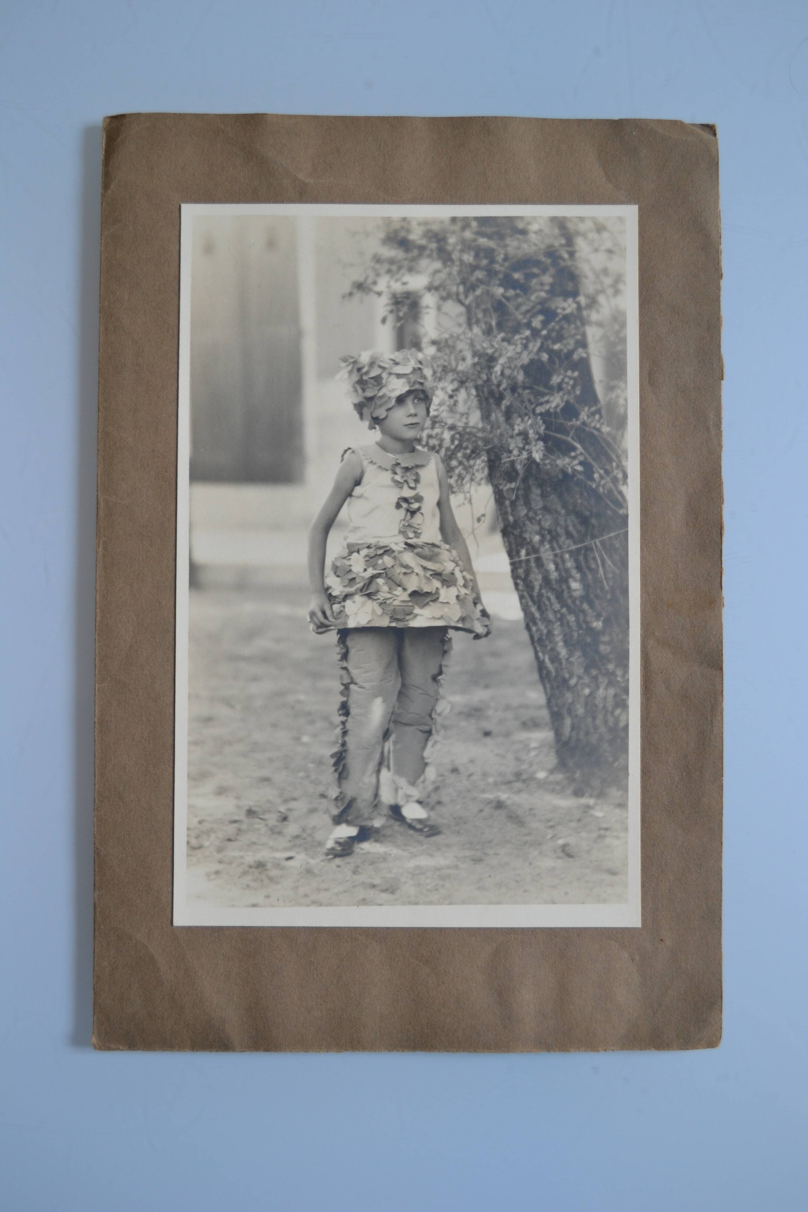 Old photo of a child girl