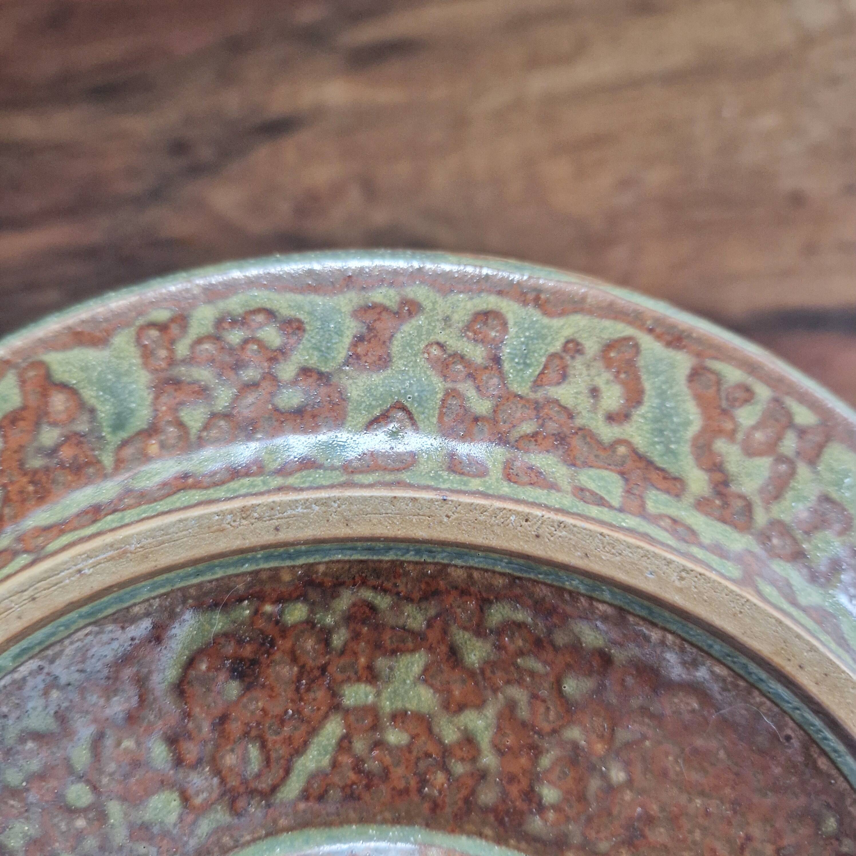 Keraluc quimper stoneware plate with pink flower motif, hand-decorated, 22 cm