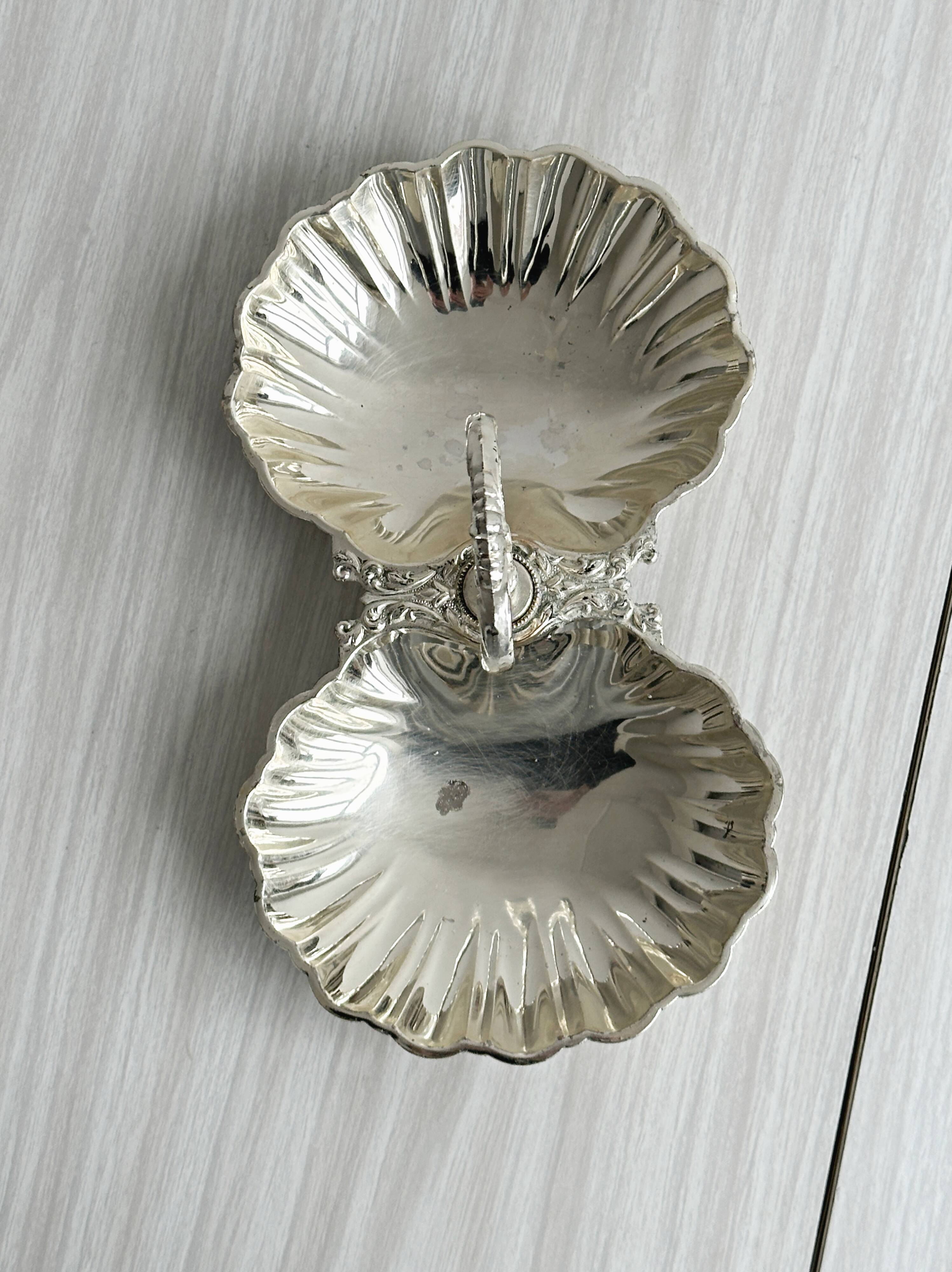 Metal presentation plate