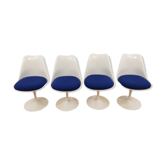 Chaises Tulip blanche par Eero Saarinen pour Knoll 1960