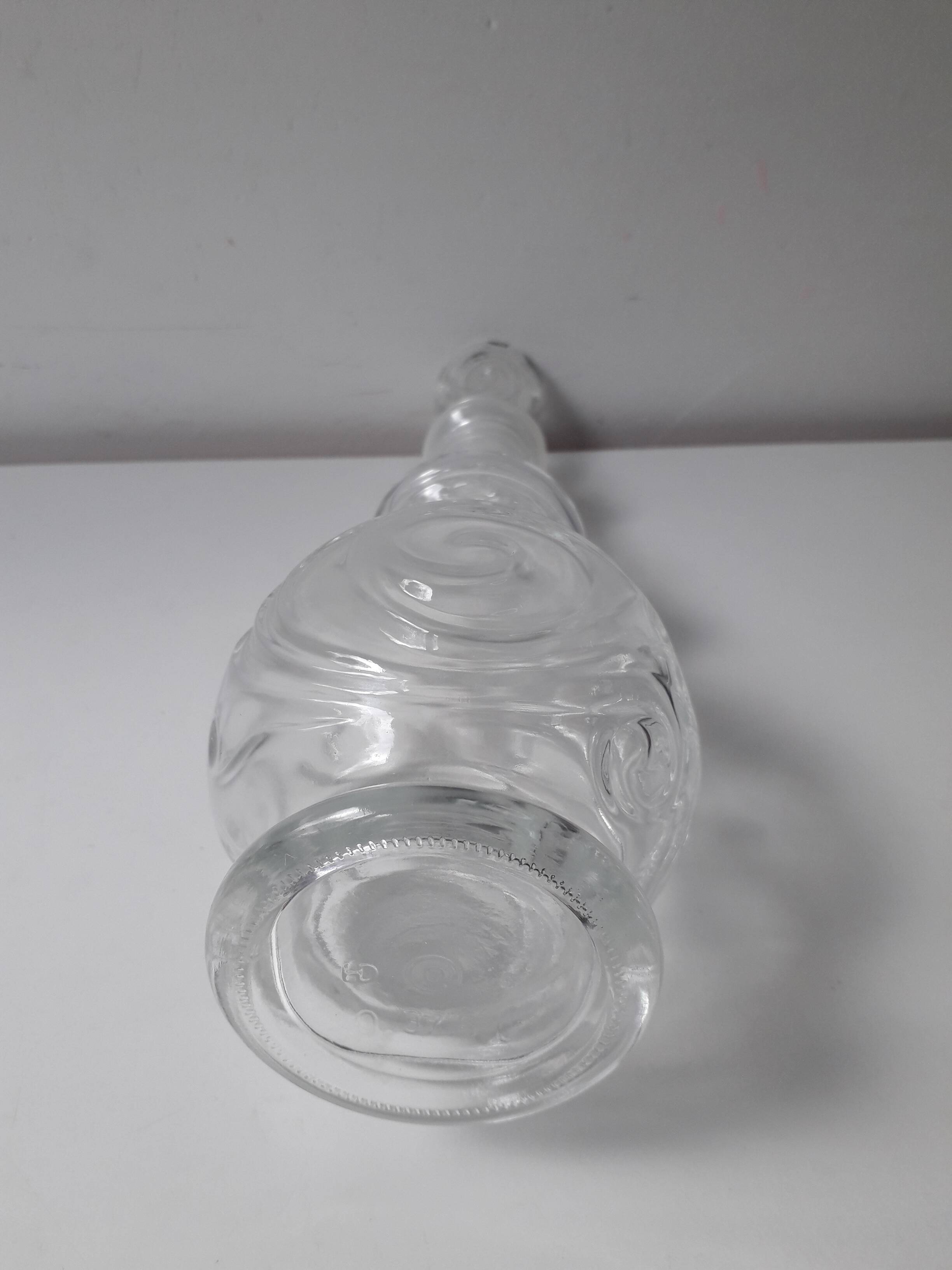 Ancienne carafe en verre structuré moulé + bouchon (année 60)