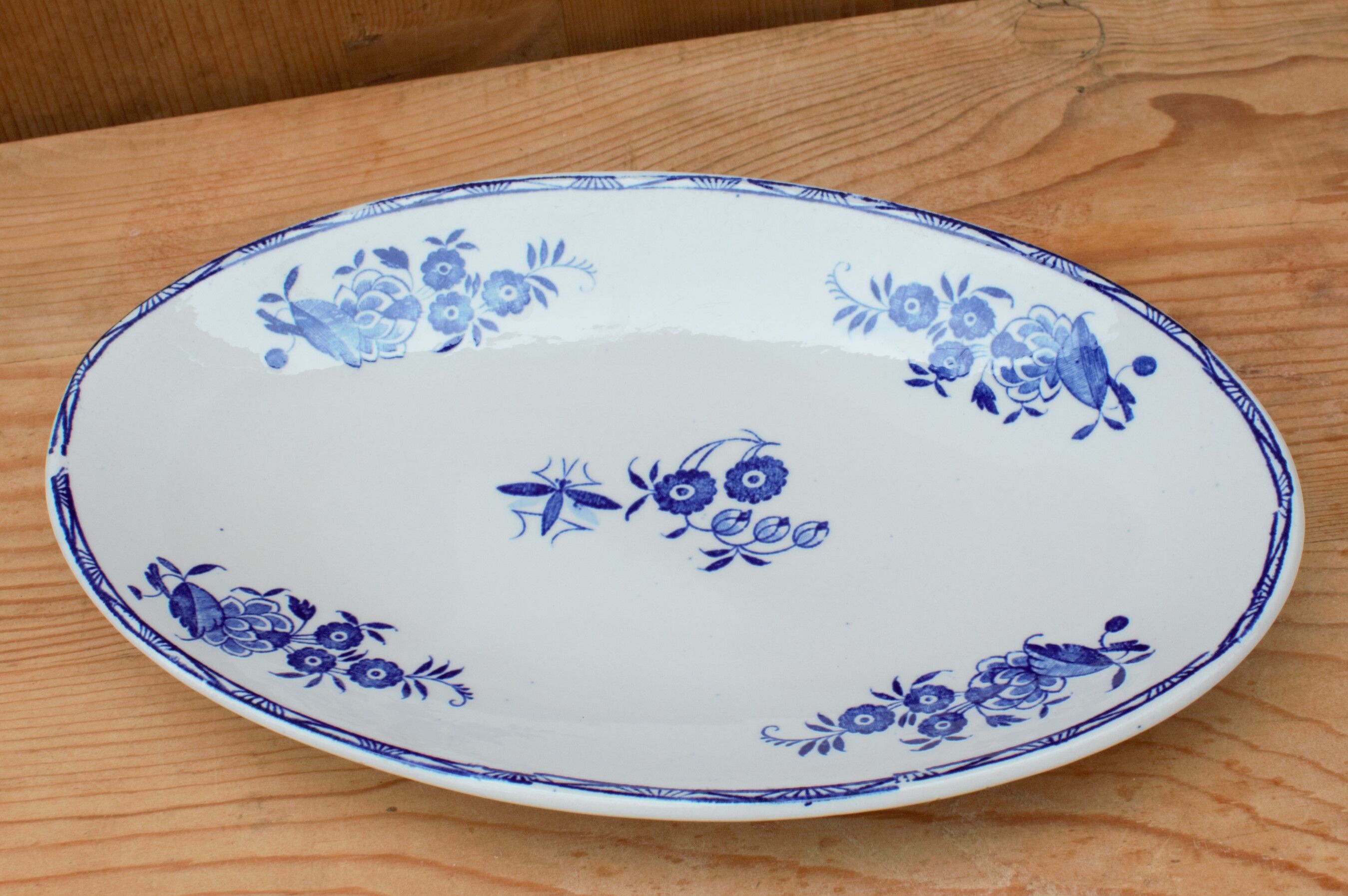 Old plate Boch Keramis brothers large bouquet