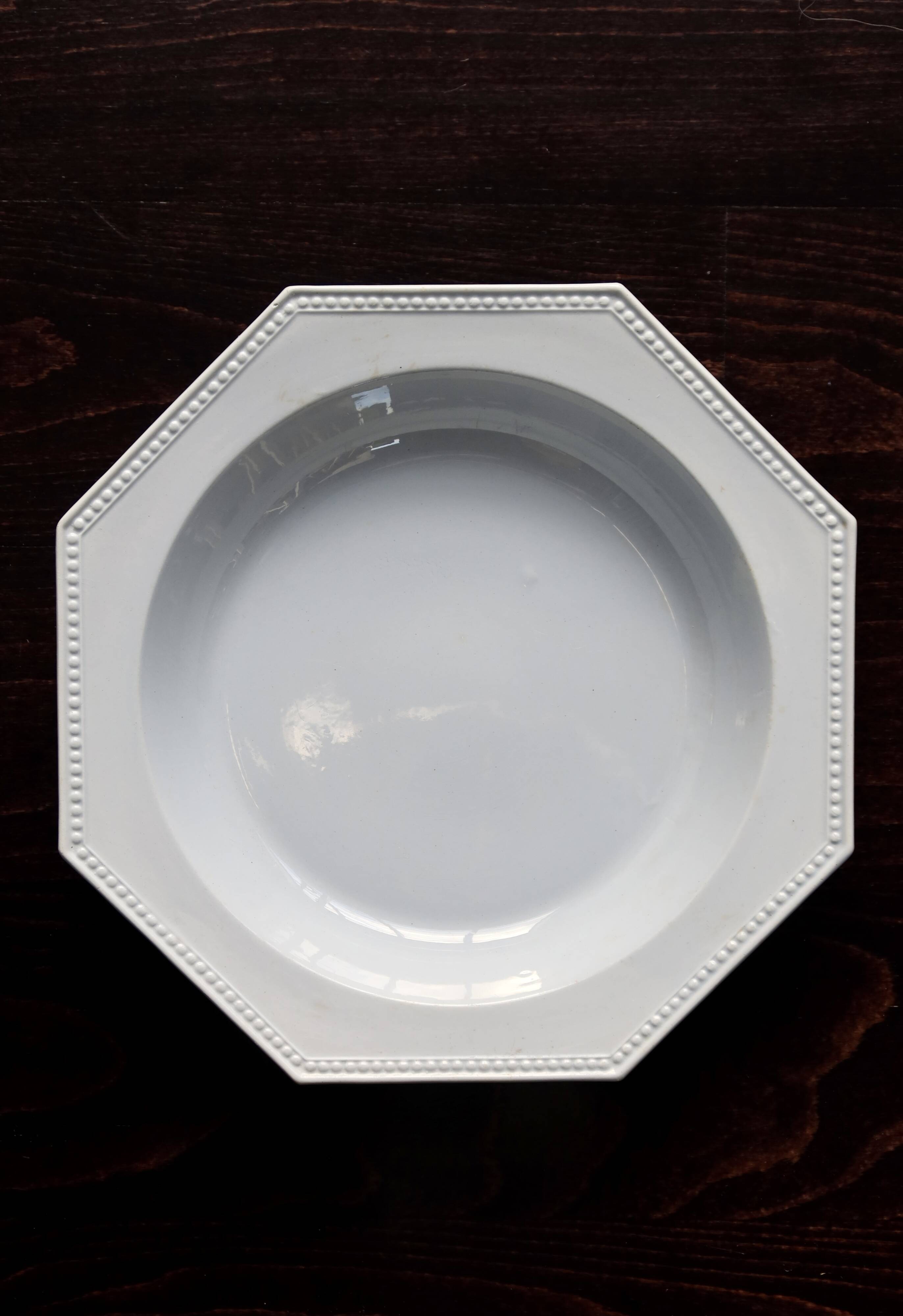 Antique octagonal platter from Creil and Montereau - Pearl pattern - Pale blue-grey