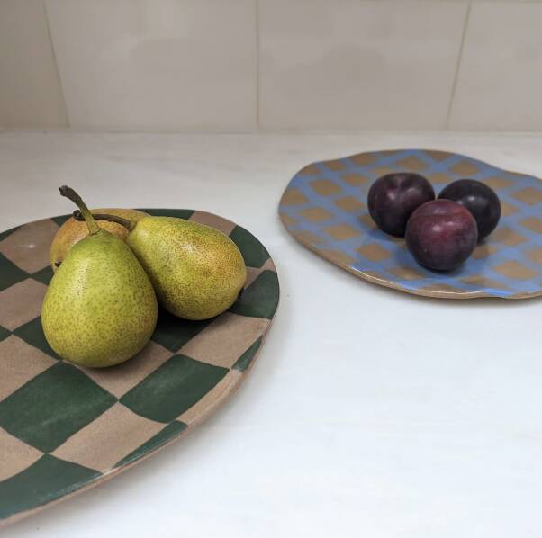 Oval stoneware dish