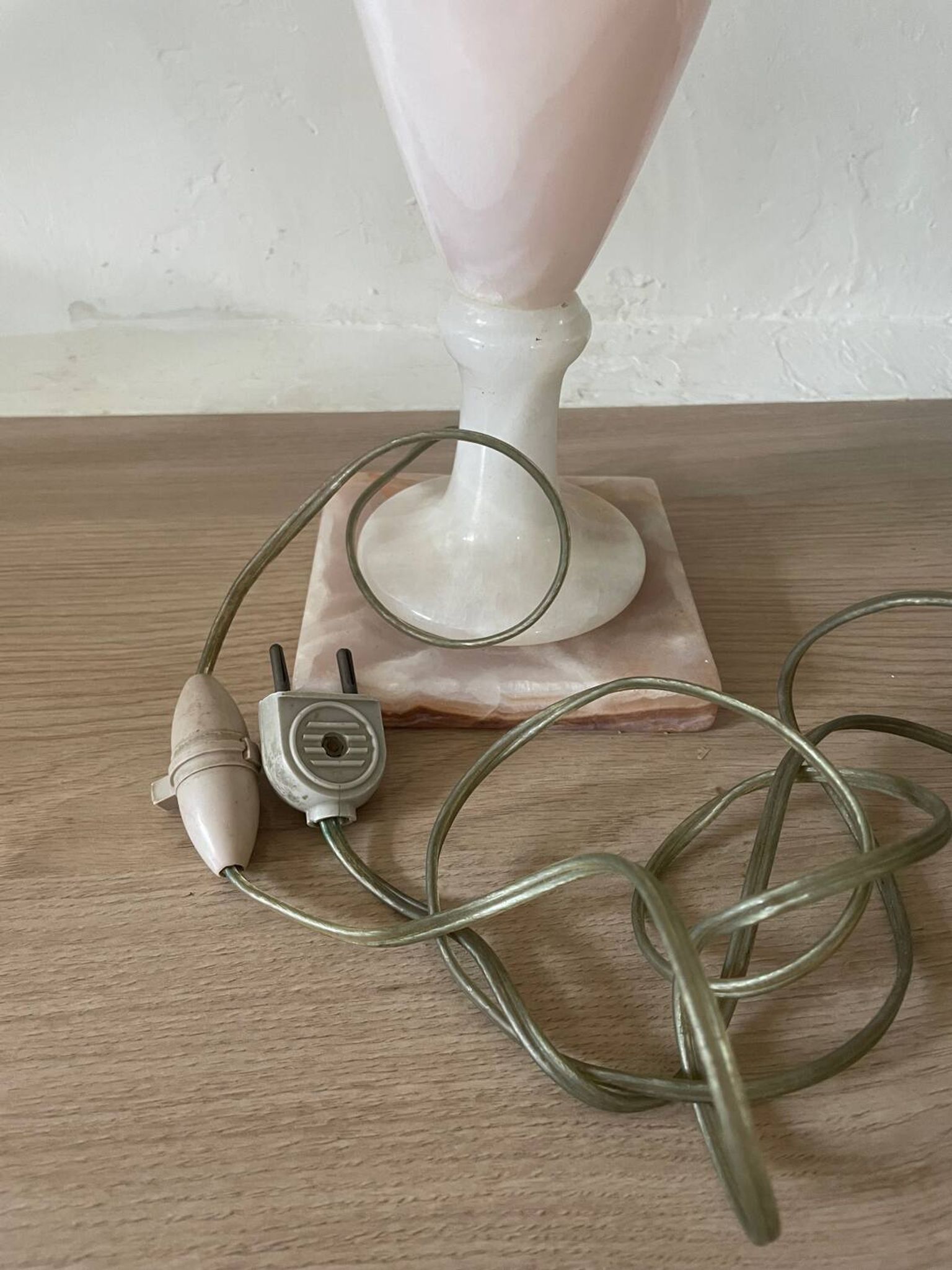 Pied de lampe en onyx rose et blanc
