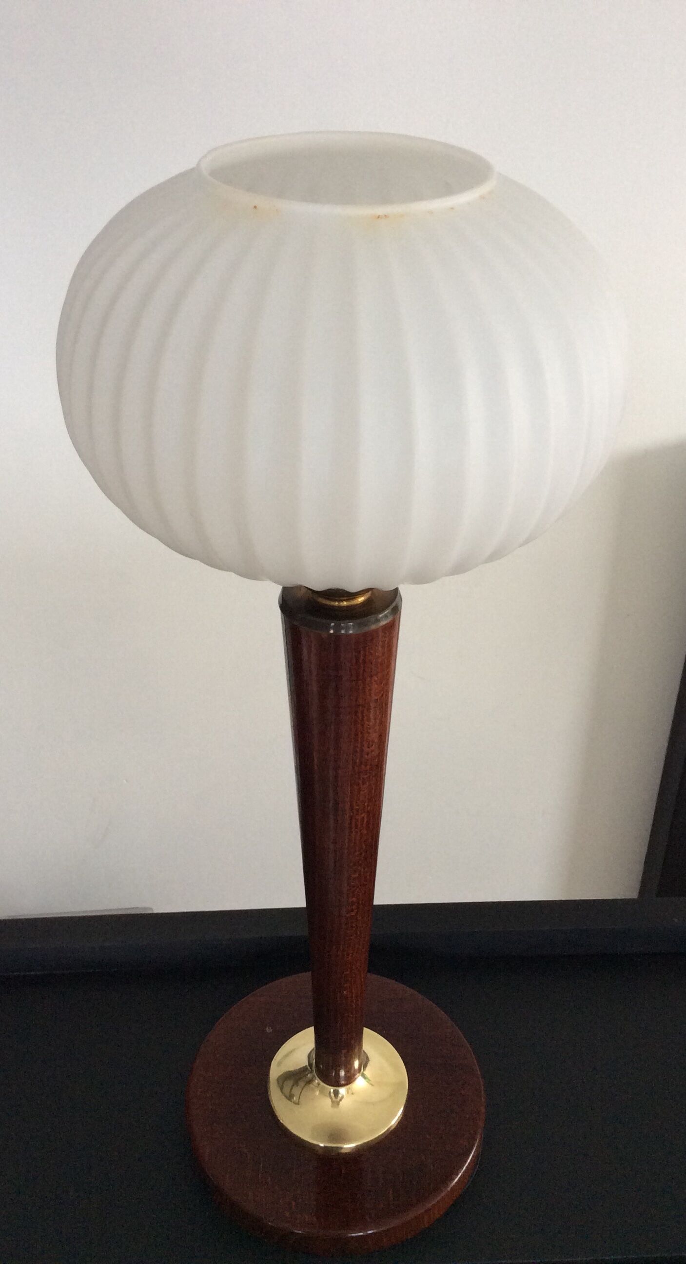 Mazda lamp of the 50s in wood and Opaline
