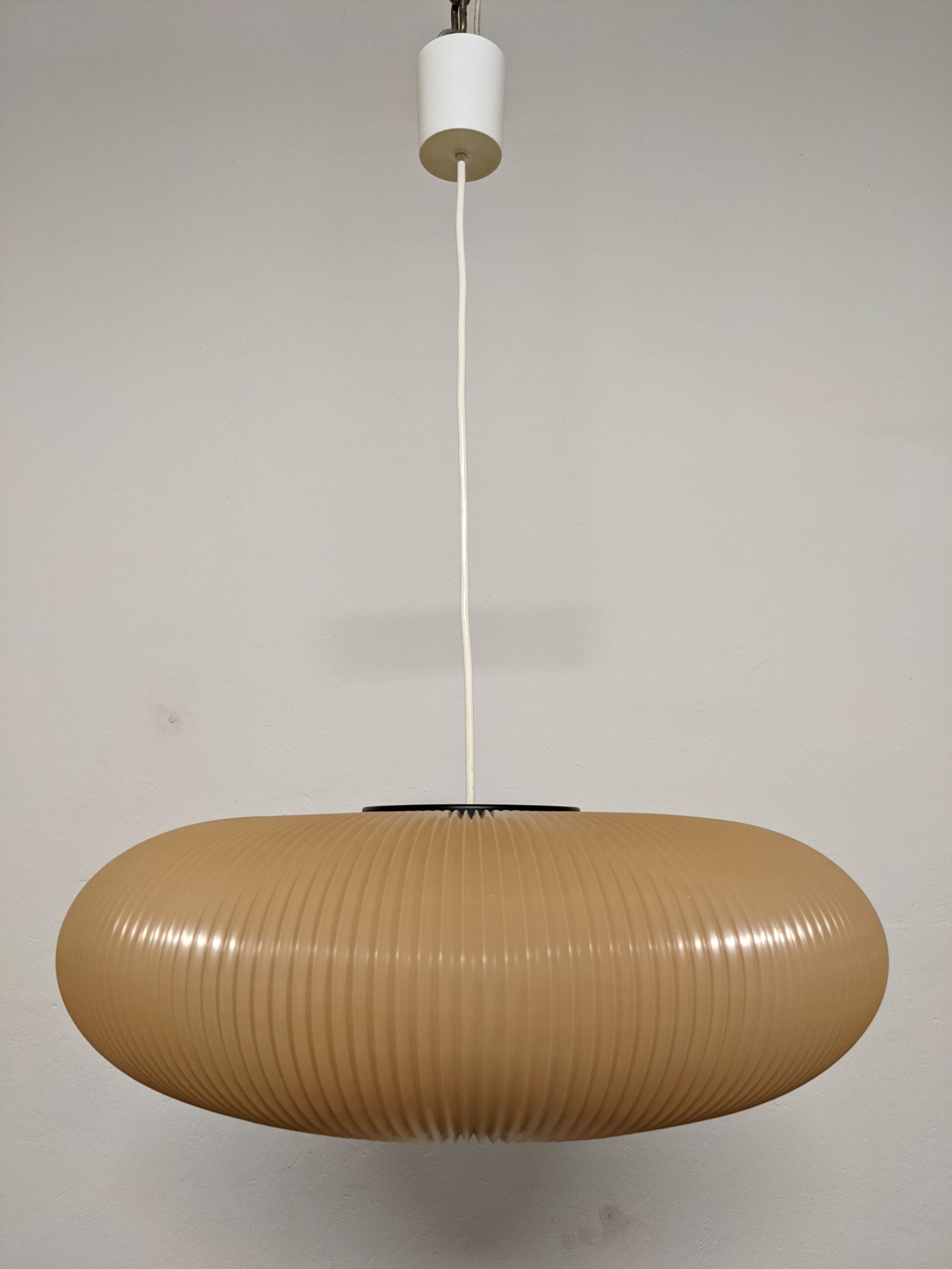 Space age suspension from the 70s