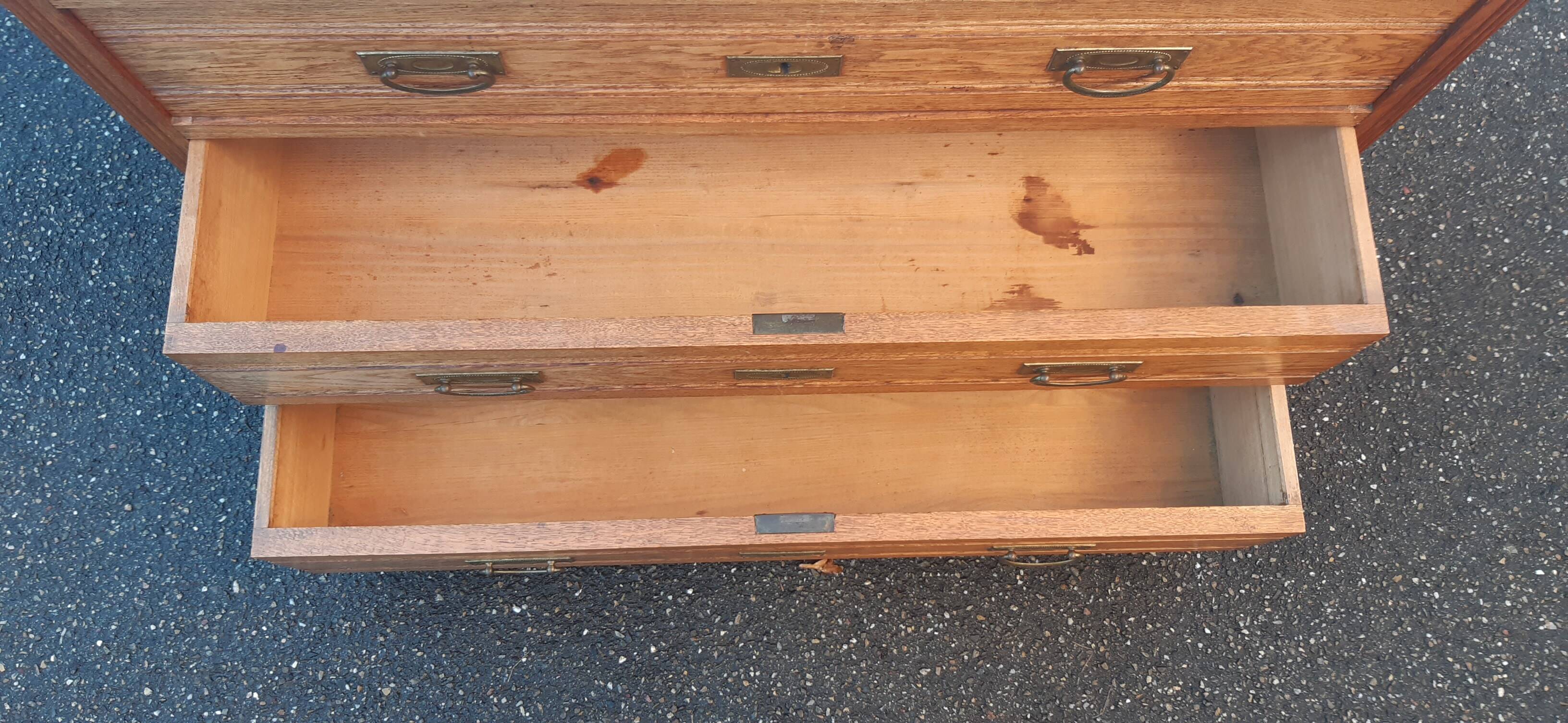 Commode en chêne et marbre