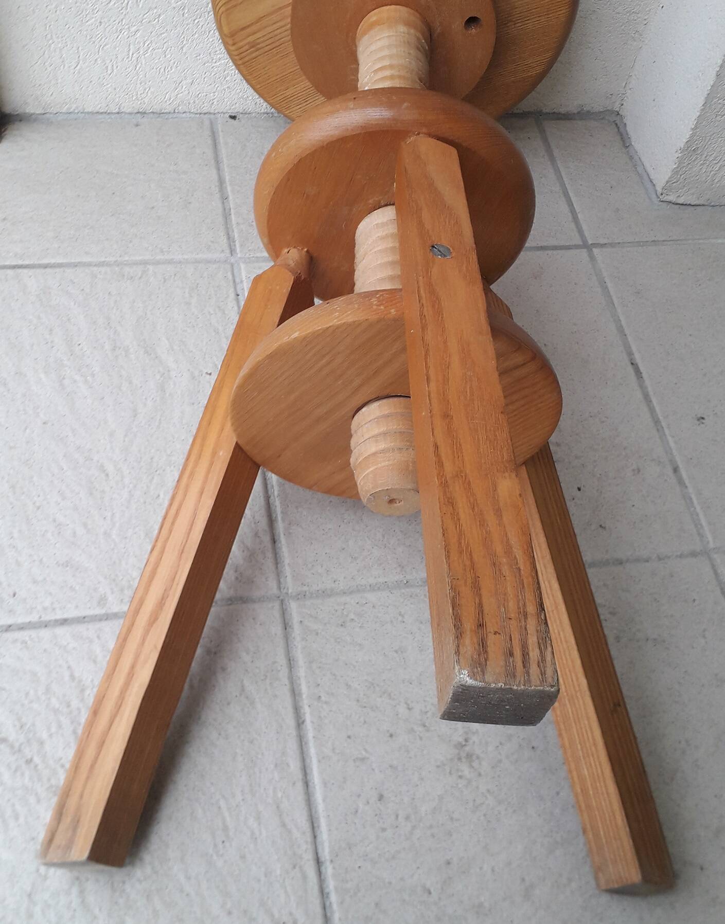 Wooden screw stool