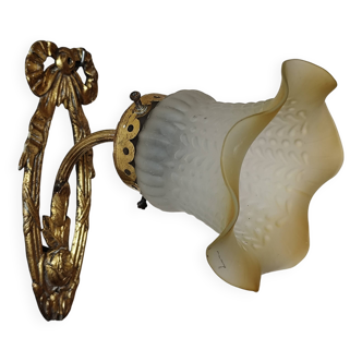 Antique wall light in gilded brass and glass tulip