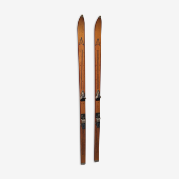 Wood skis