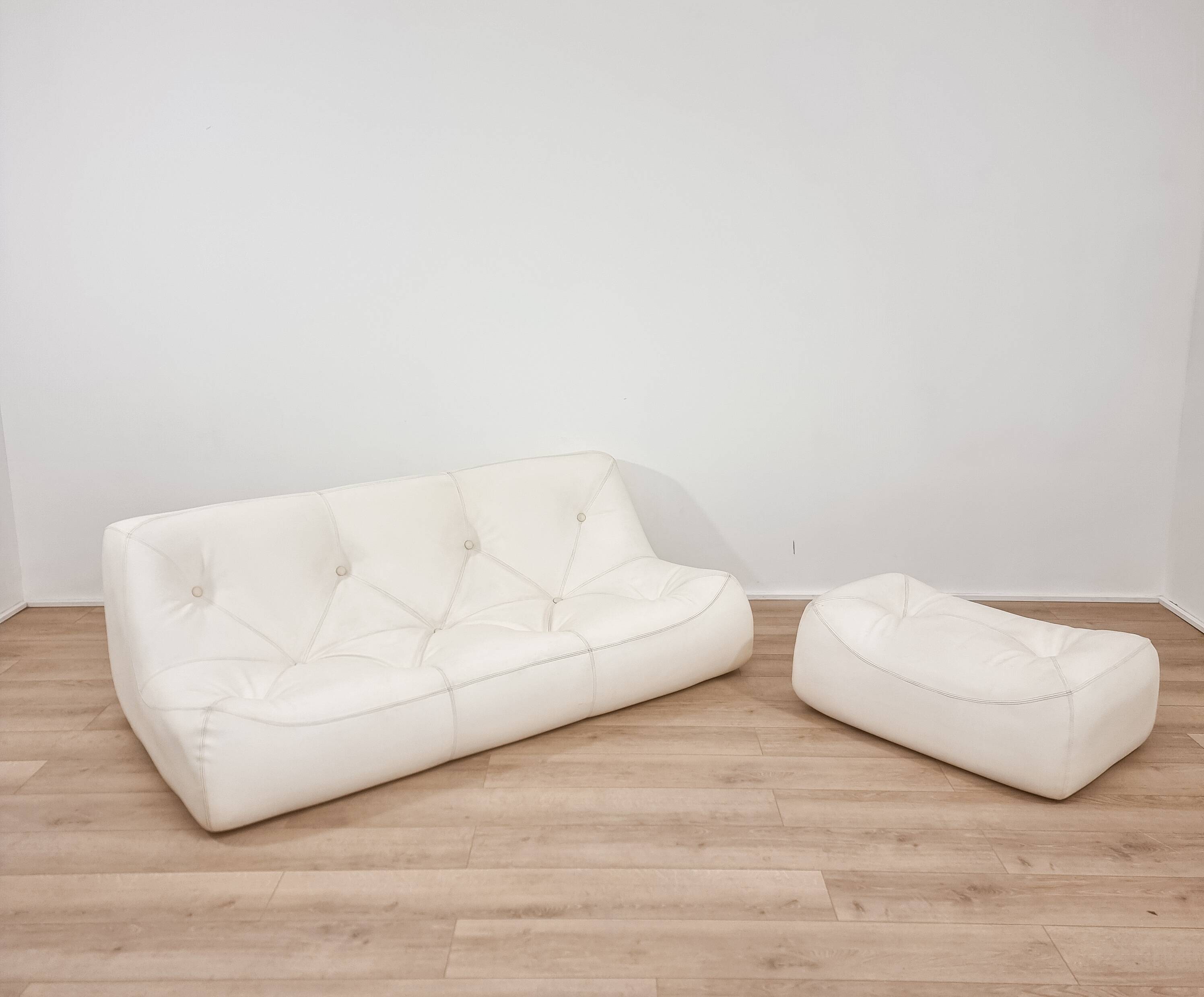 Ensemble de canapé et pouf Kali design Michel Ducaroy 1970