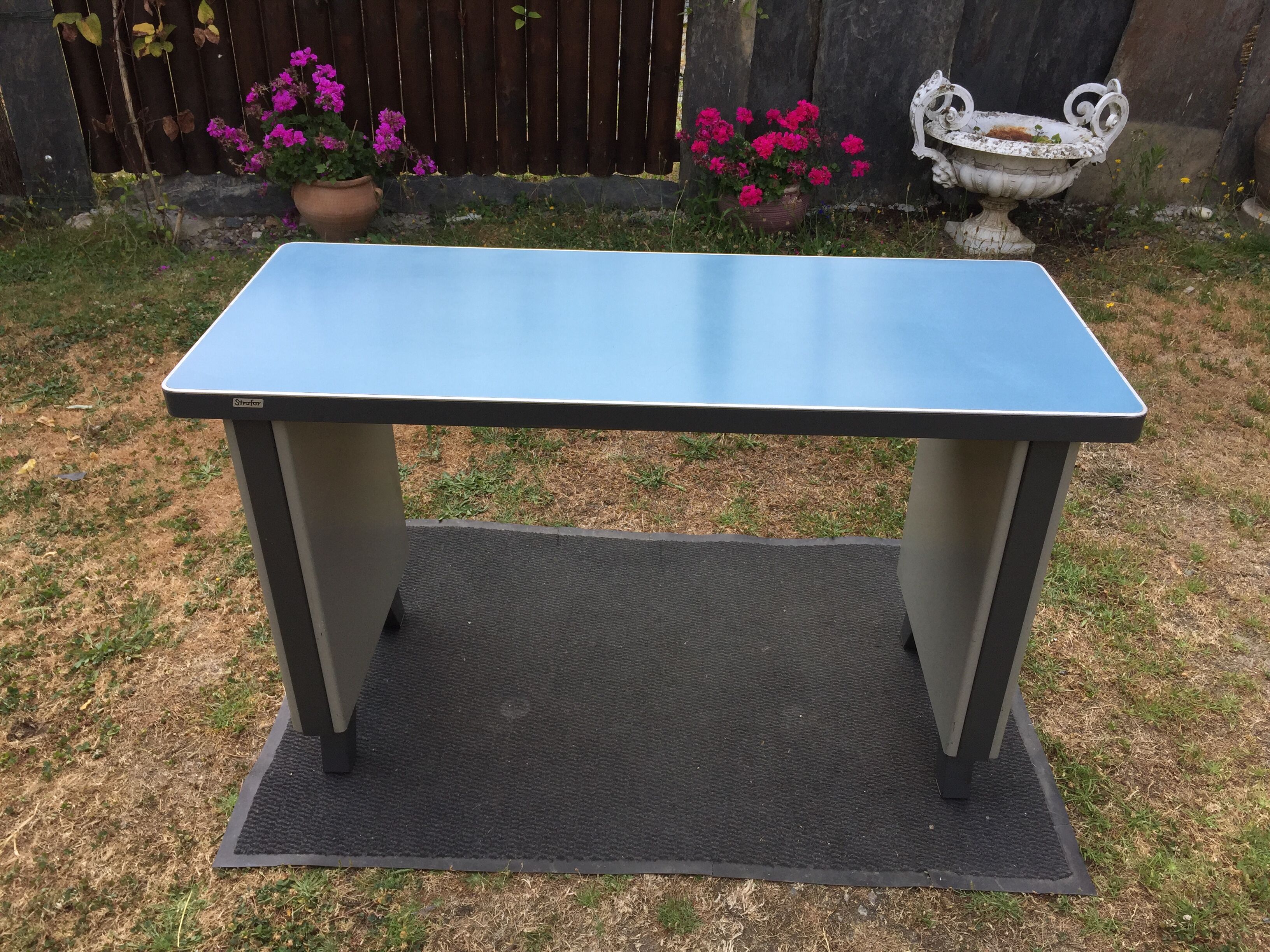 Modernist industrial and vintage console table in Stafor brand metal