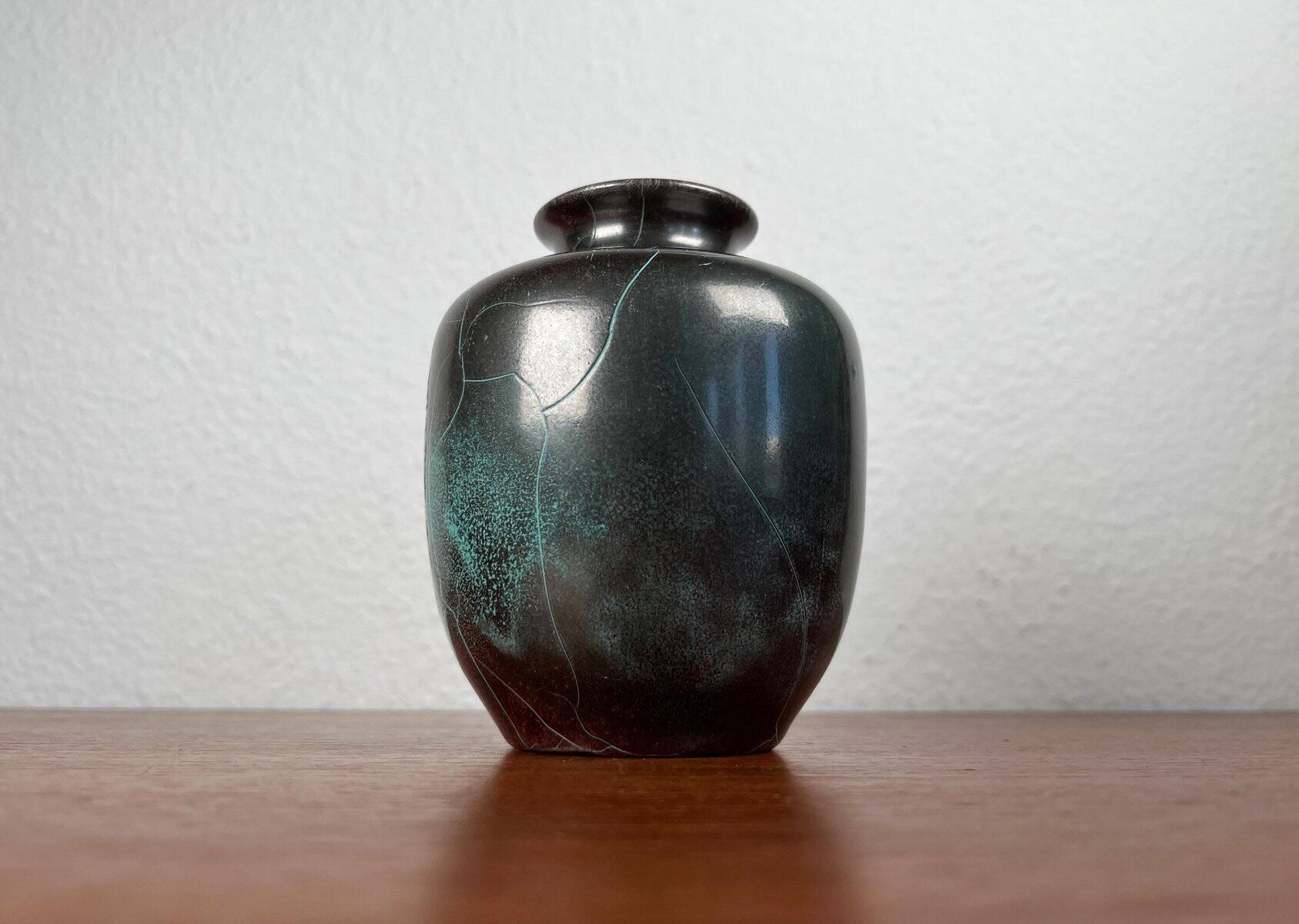 German studio pottery vase Art Deco by Richard Uhlemeyer, 1940s.