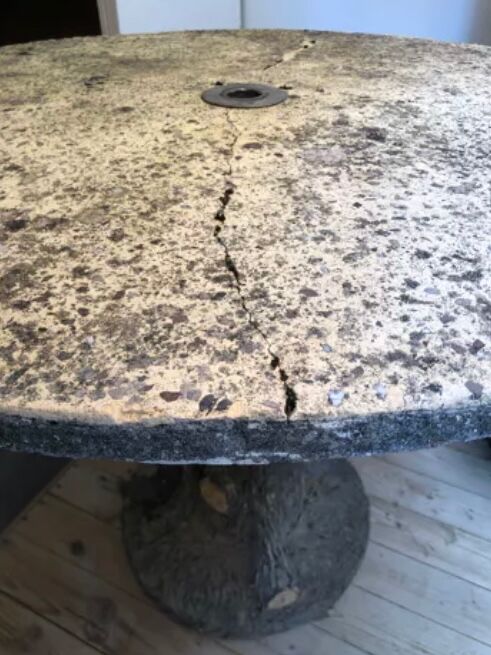 Garden table faux wood rock style