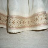 Lined skirted lampshade