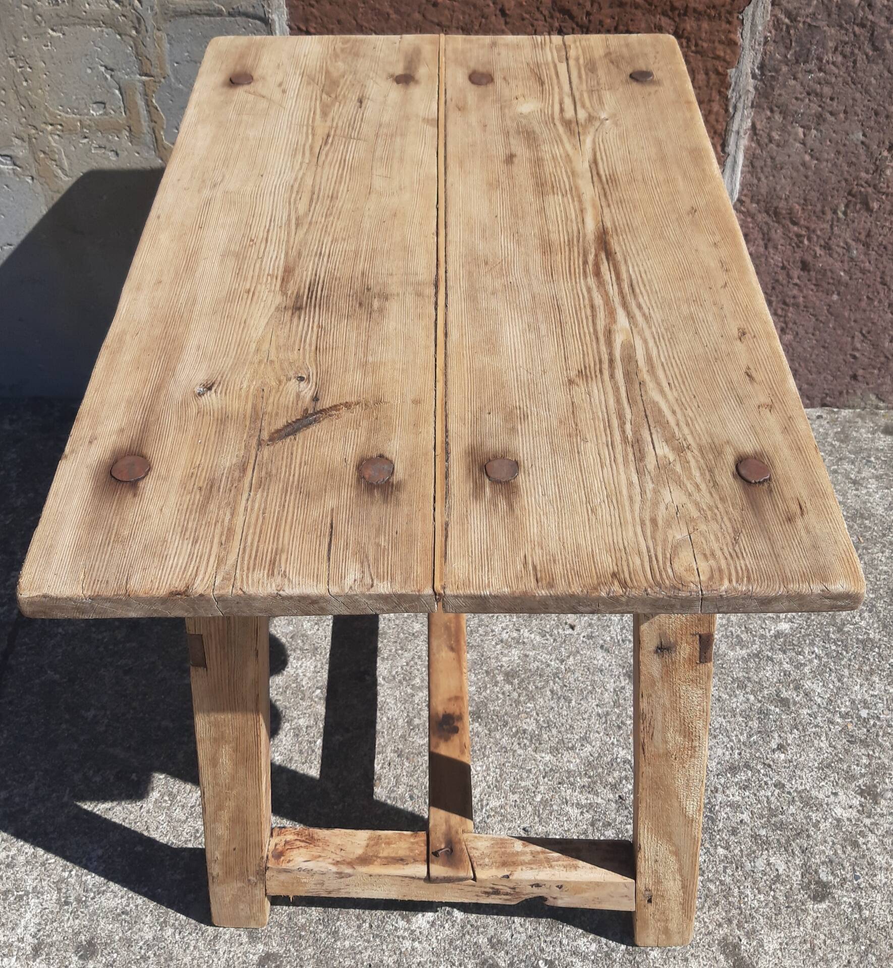 Table basse ou d' appoint. (18ème siècle)