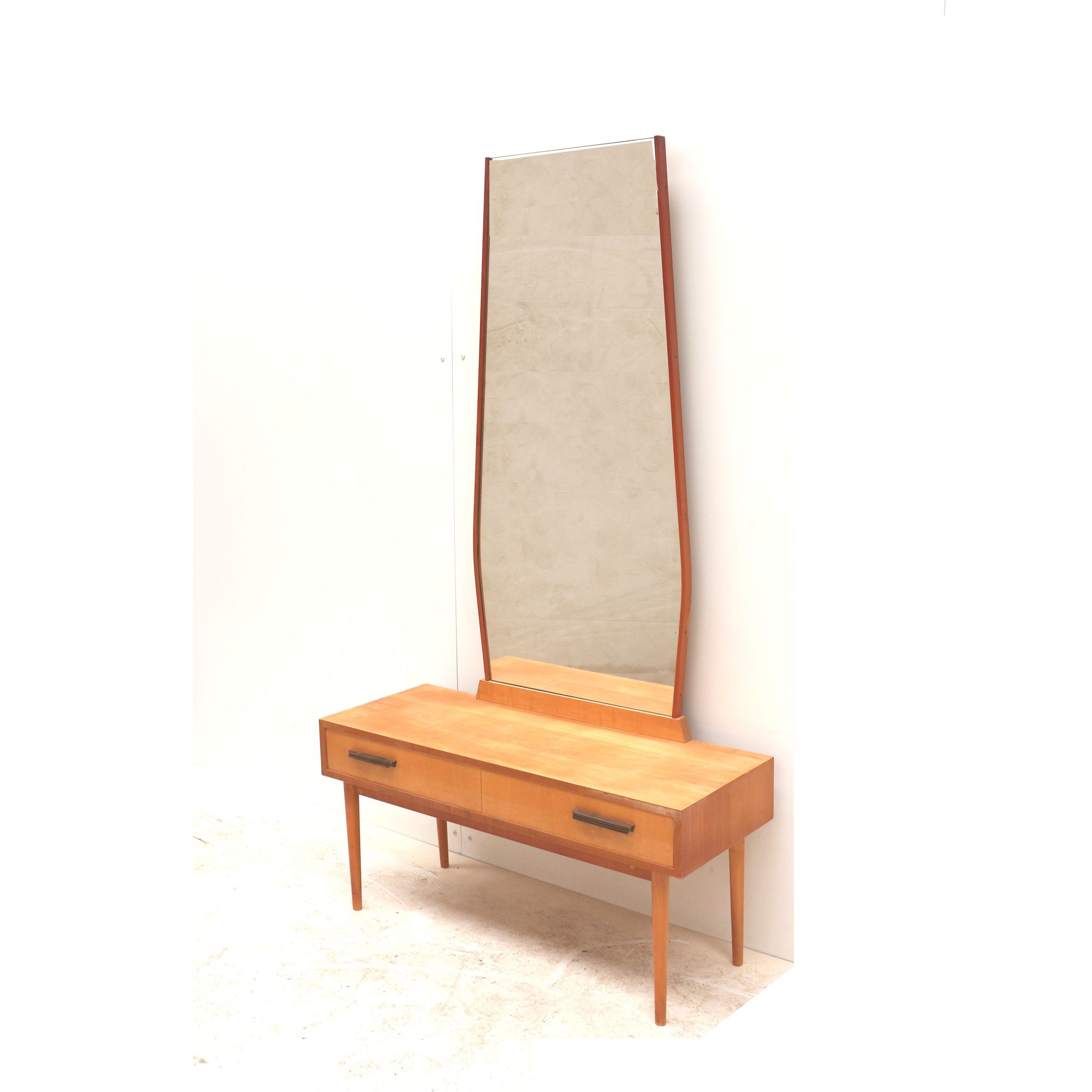 Coiffeuse avec miroir, années 1970