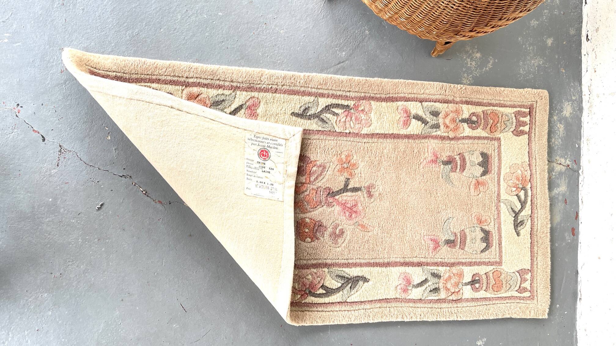 Vintage Chinese rug, beige and pink tones