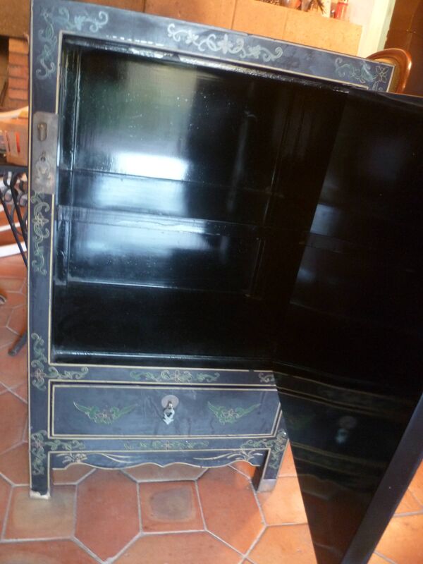Petit meuble chinois laque noir avec incrustations nacre /1porte /1 tiroir