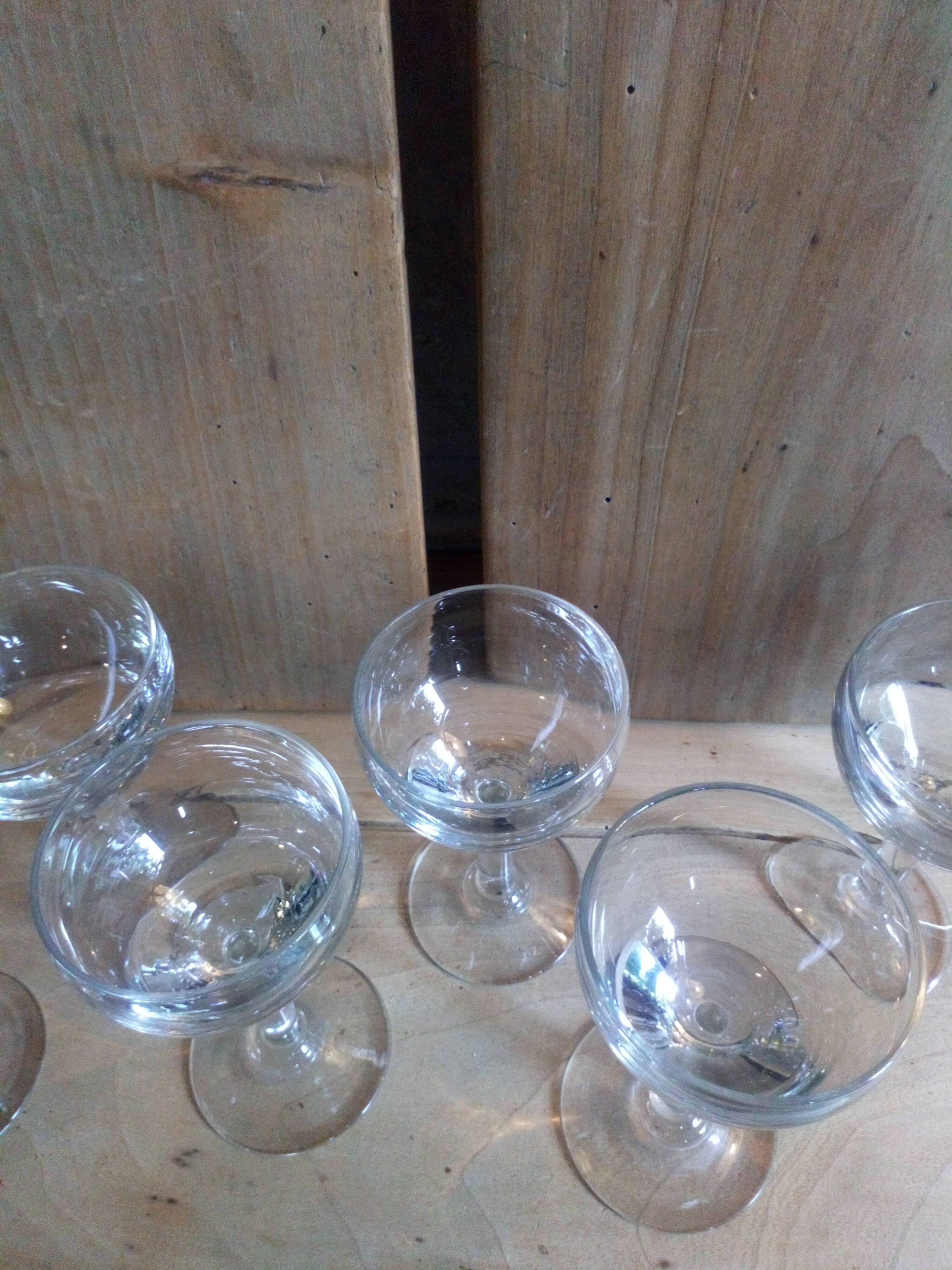 Seven glasses of bistro on foot 40s