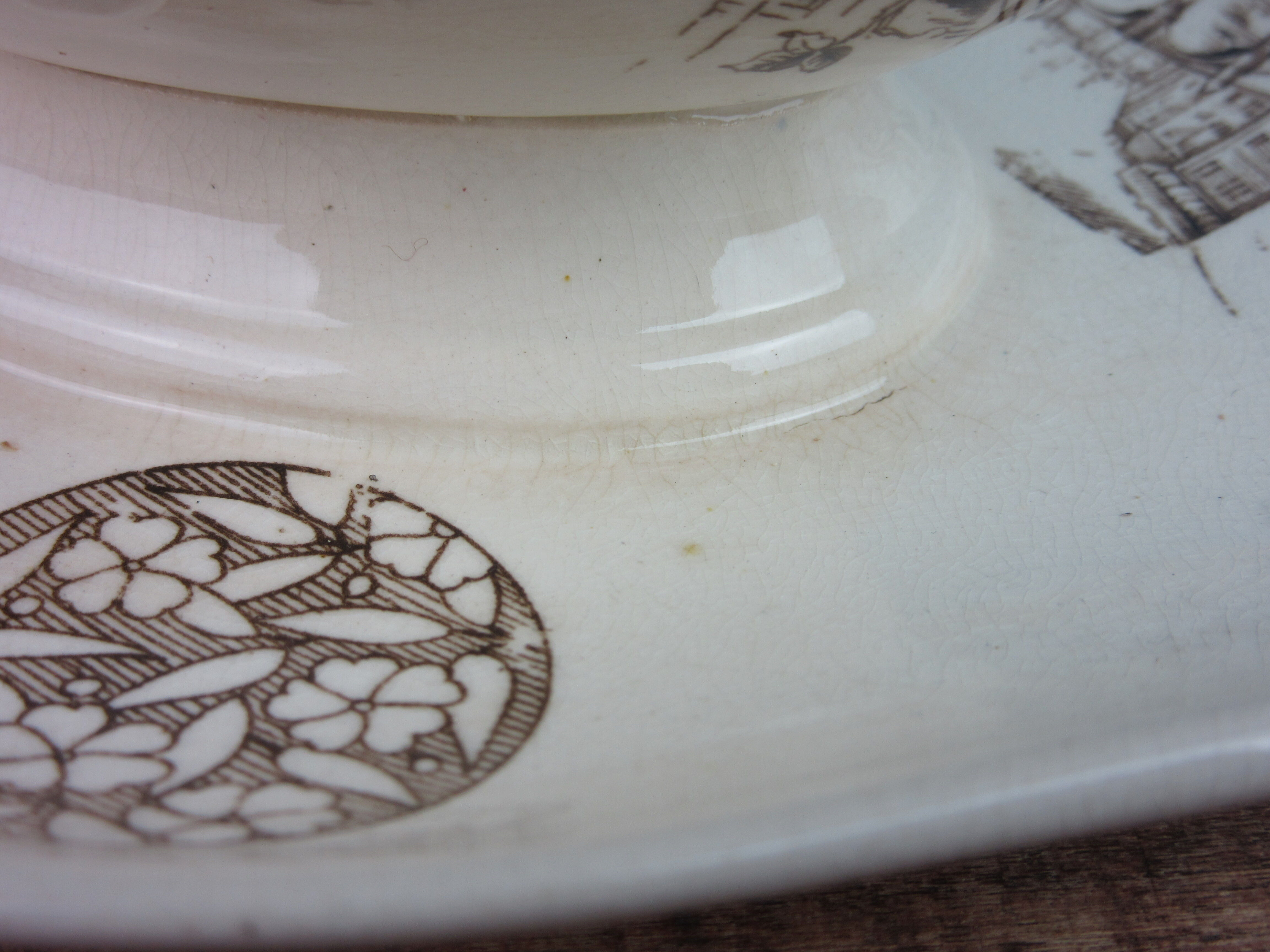 Saucière terre de fer, city landscapes