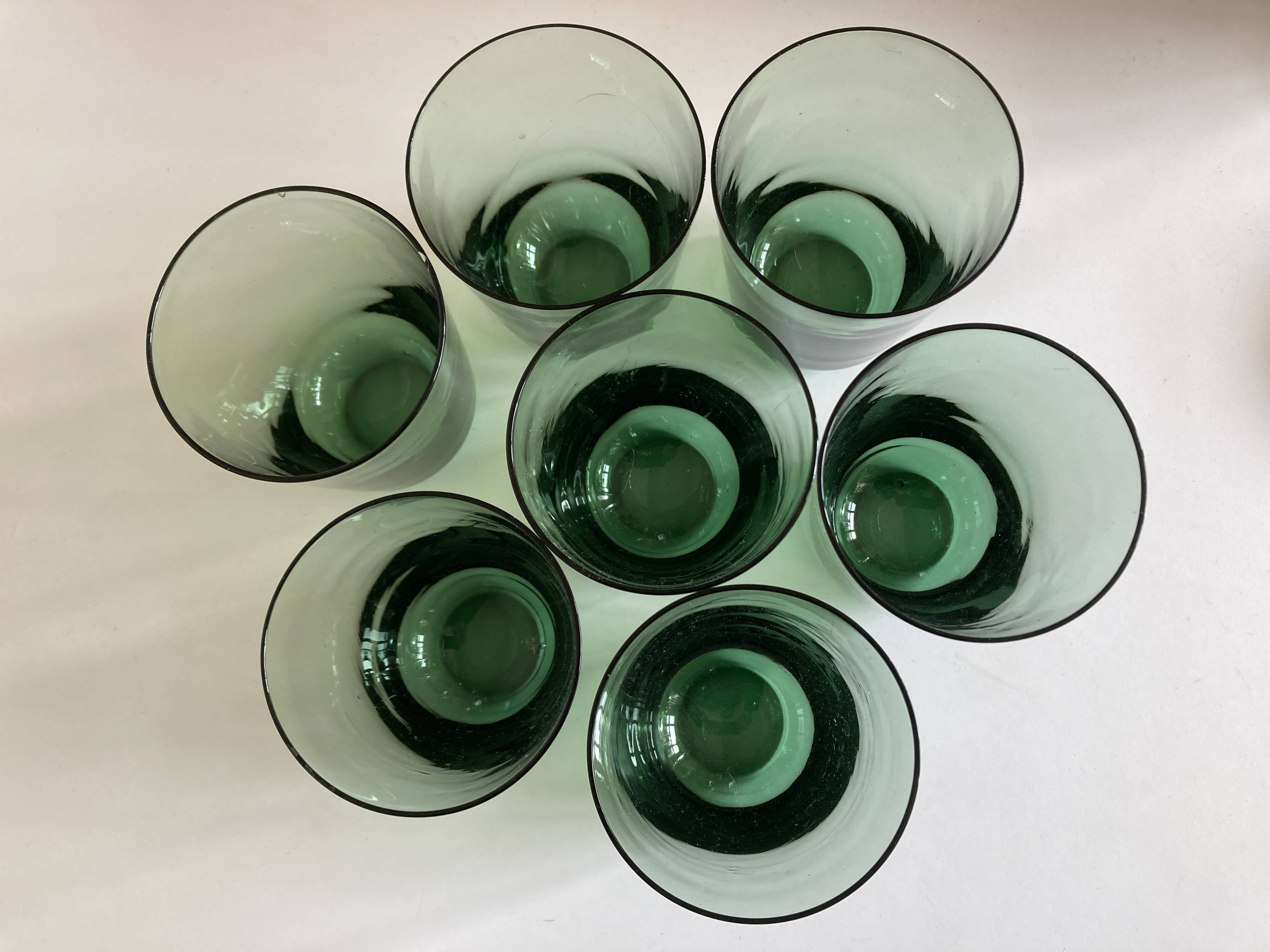 Set de 7 verres gobelets XXL en verre vert 1960