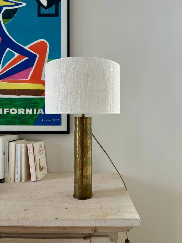 Lampe ''Obus'' gravée à décor fleuri.